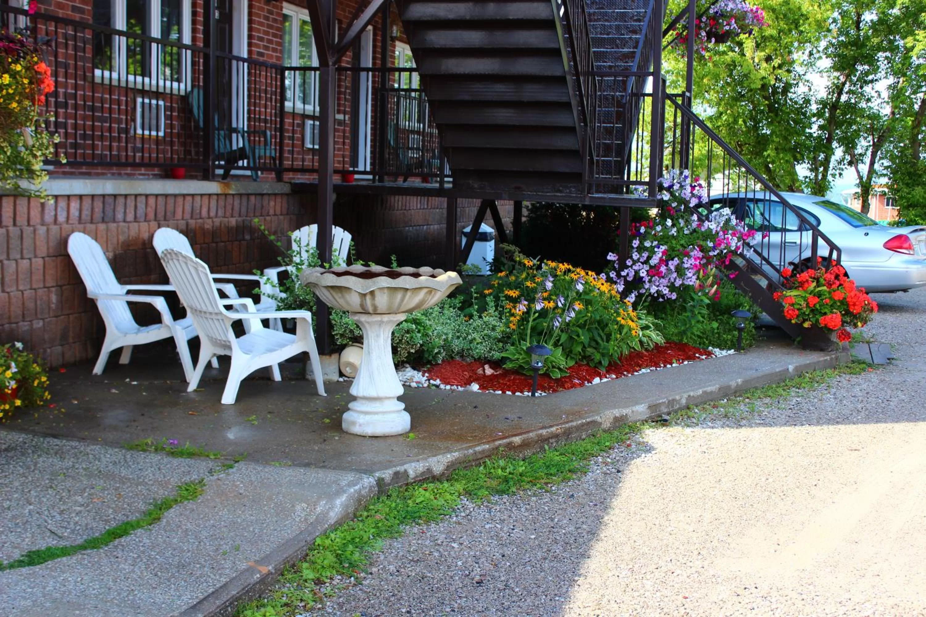 Patio in Hawberry Motel