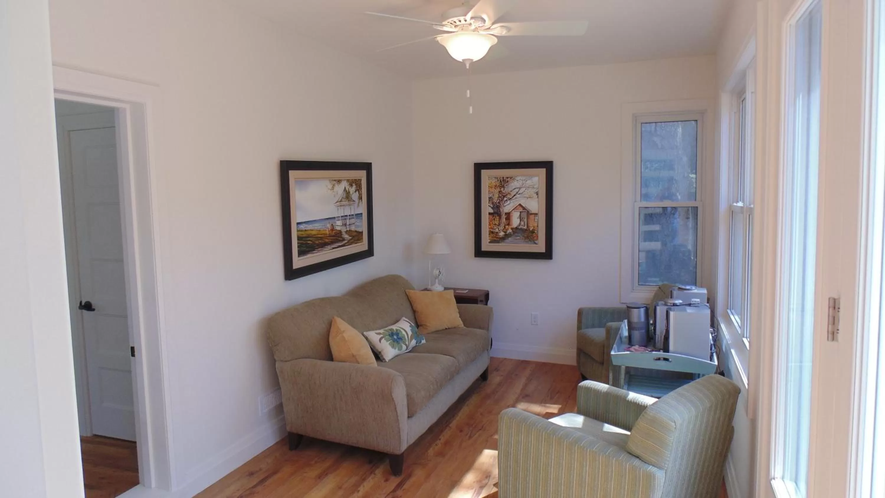 Seating area in Carriage House On Kent