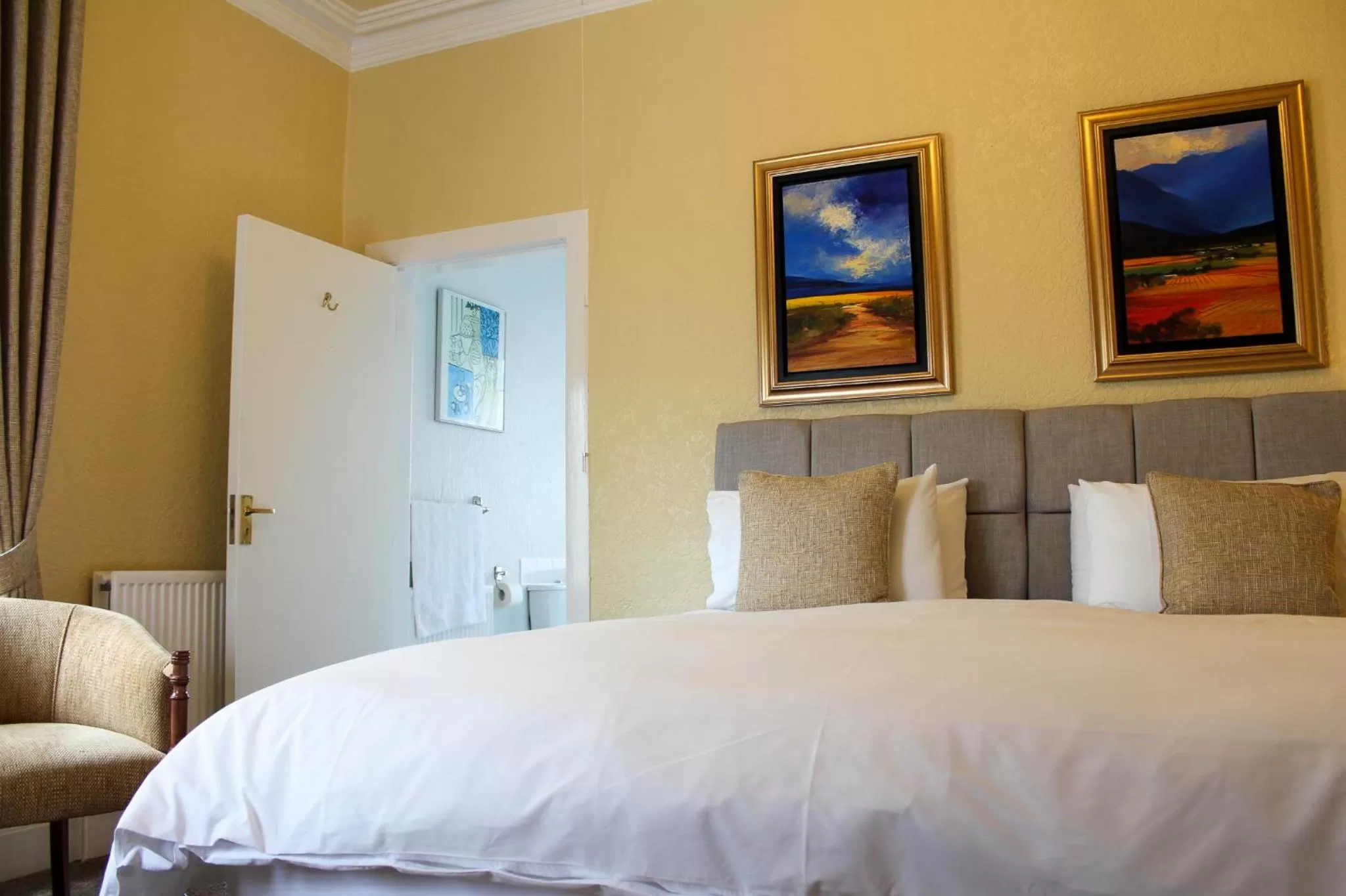 Shower, Bed in The Gaydon