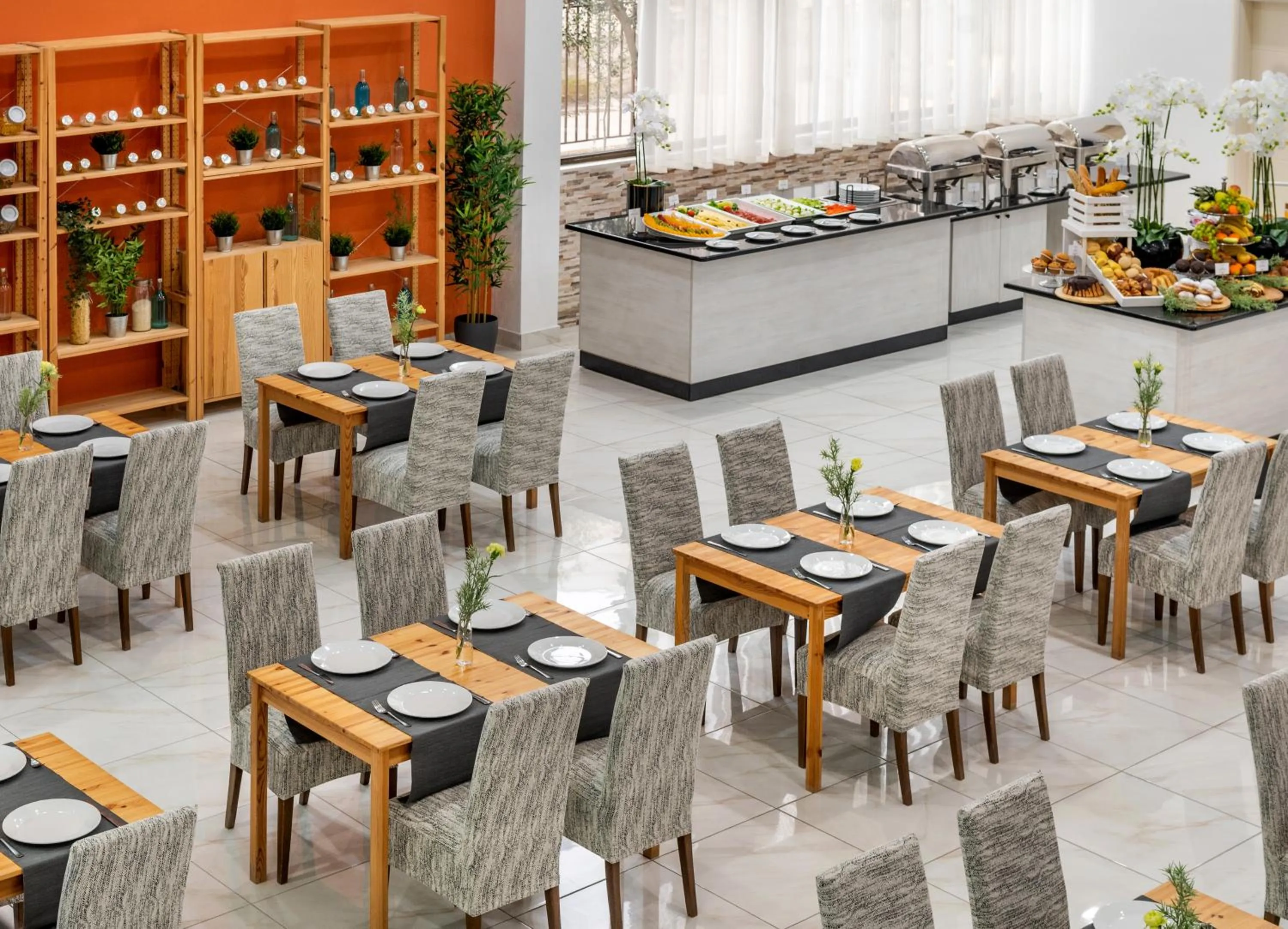 Restaurant/places to eat in Hotel Split Inn by President