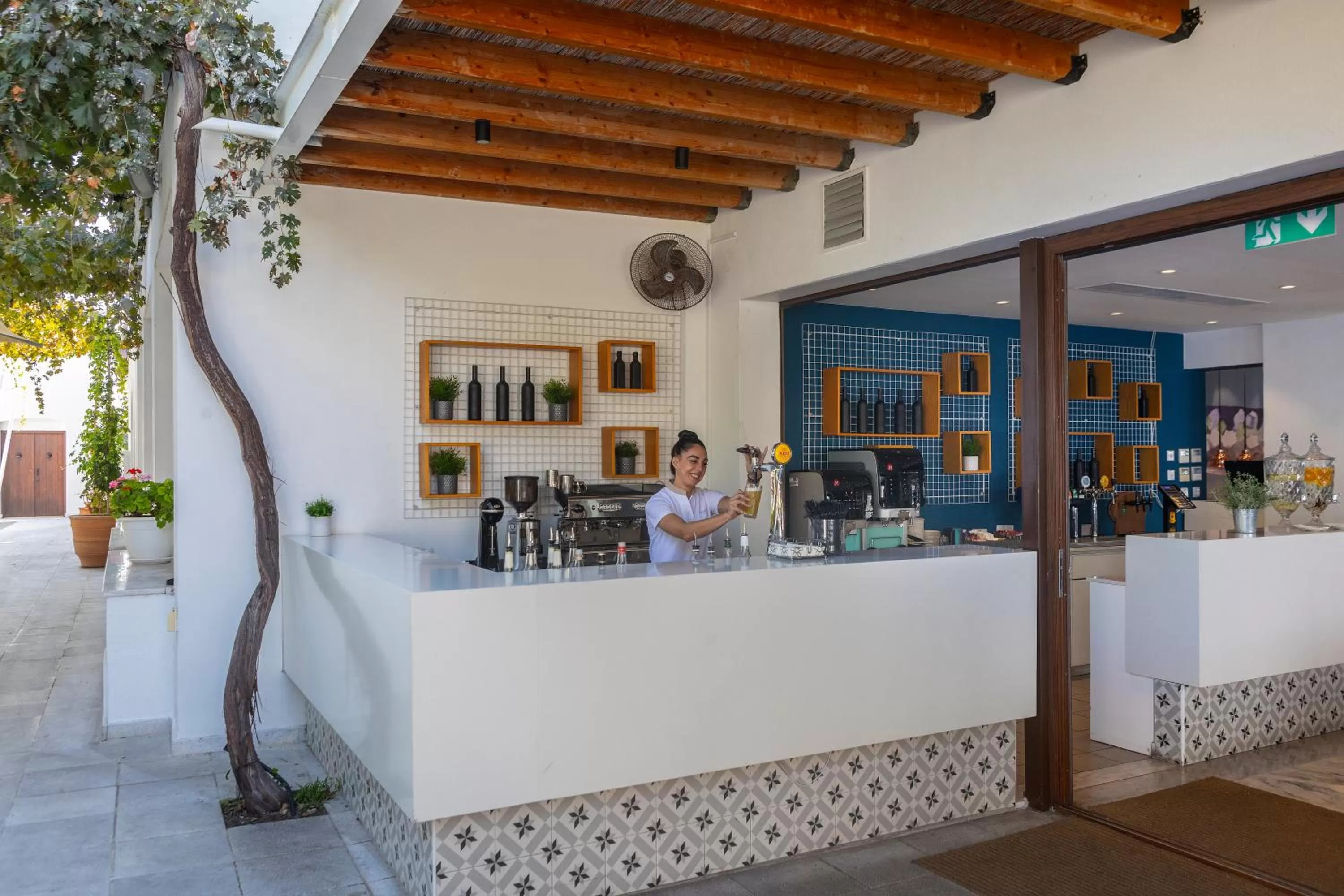 Restaurant/places to eat in Aliathon Aegean