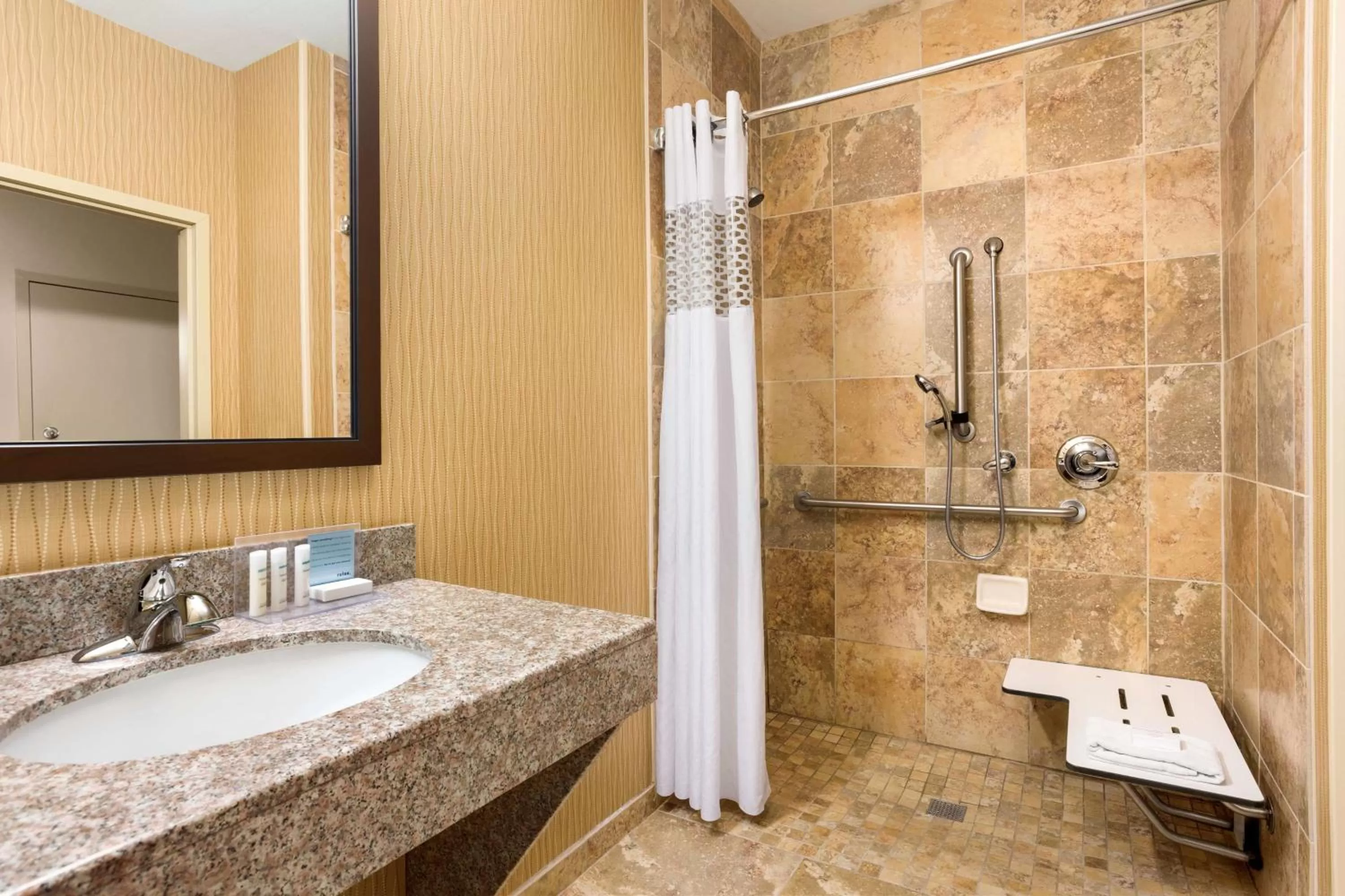 Bathroom in Hampton Inn Wichita-East