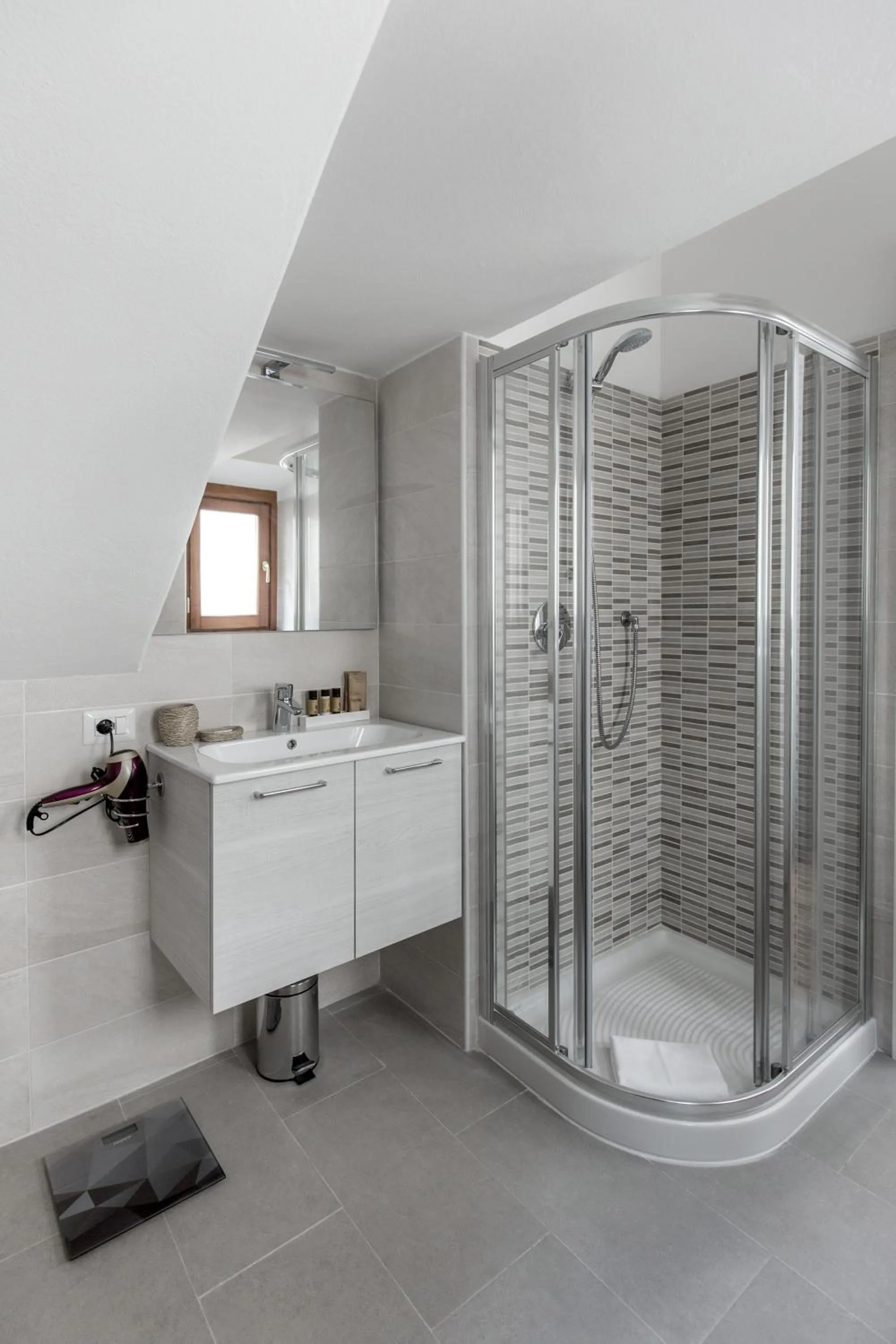 Shower in Apollo Guest House