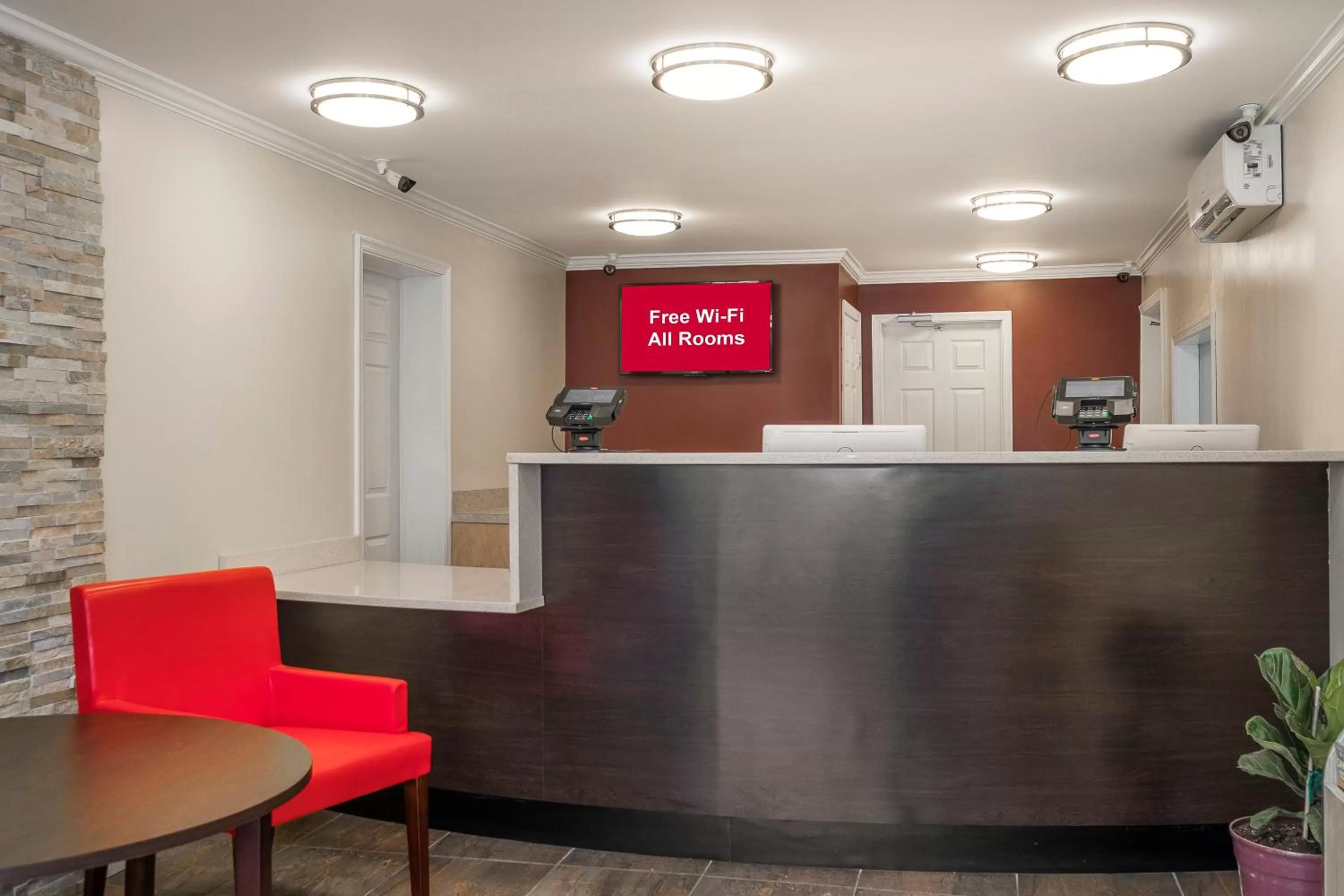 Lobby or reception in Red Roof Inn Fredericksburg North