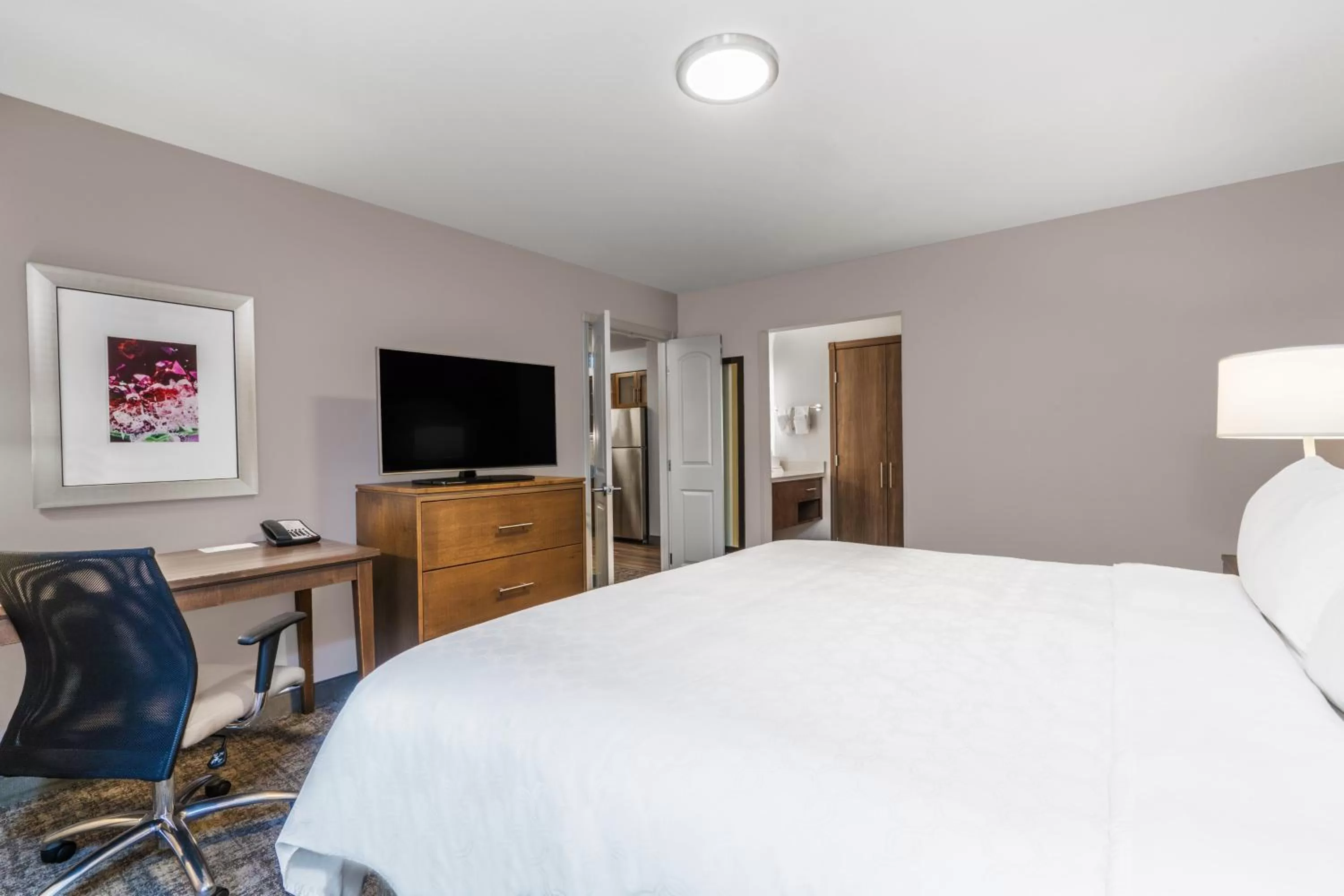 Photo of the whole room, Bed in Staybridge Suites Anchorage by IHG