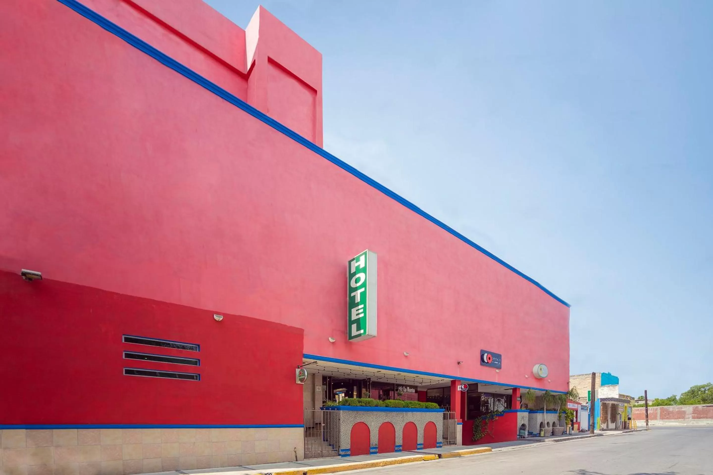 Facade/entrance in Hotel La Silla