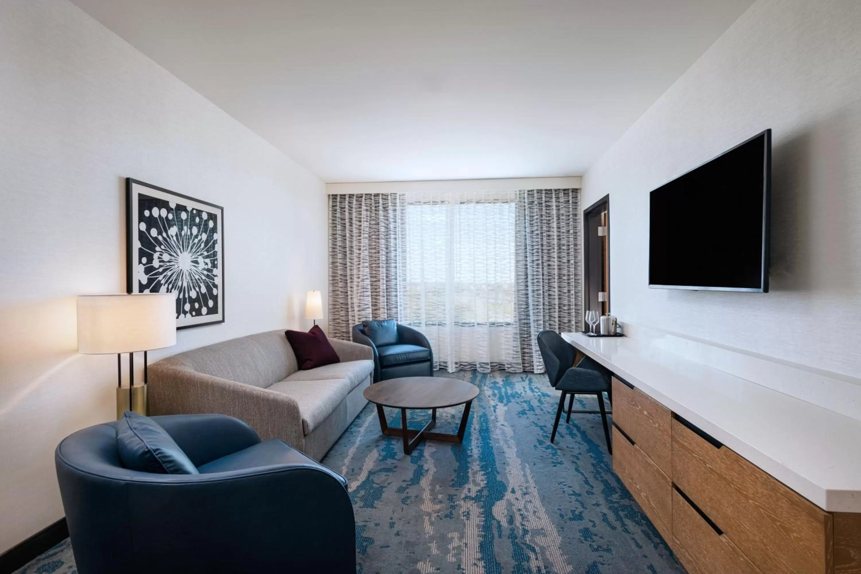 Living room, Bed in The Westin Dallas Southlake