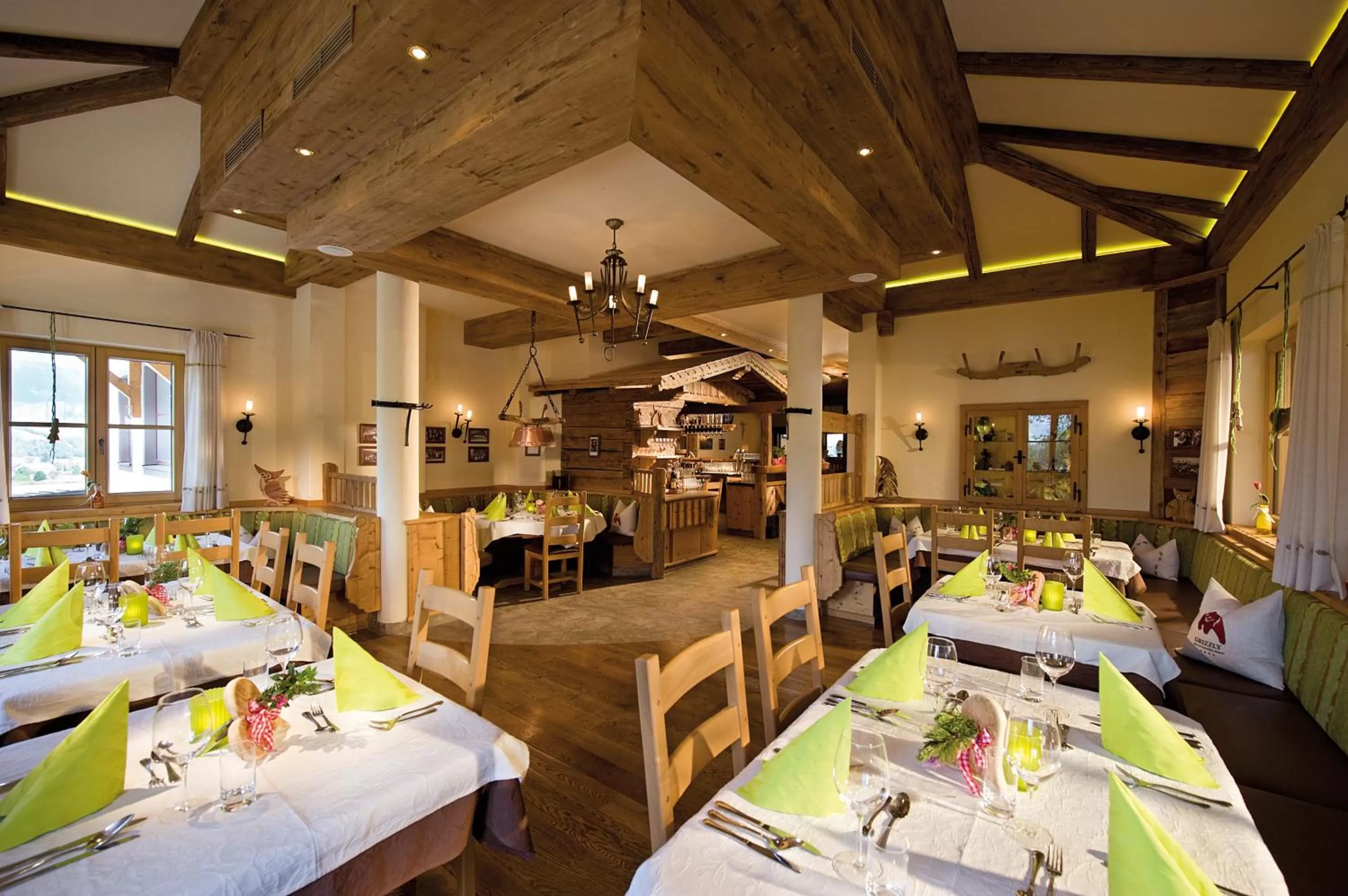 Restaurant/places to eat in Grizzly Sport & Motorrad Resort