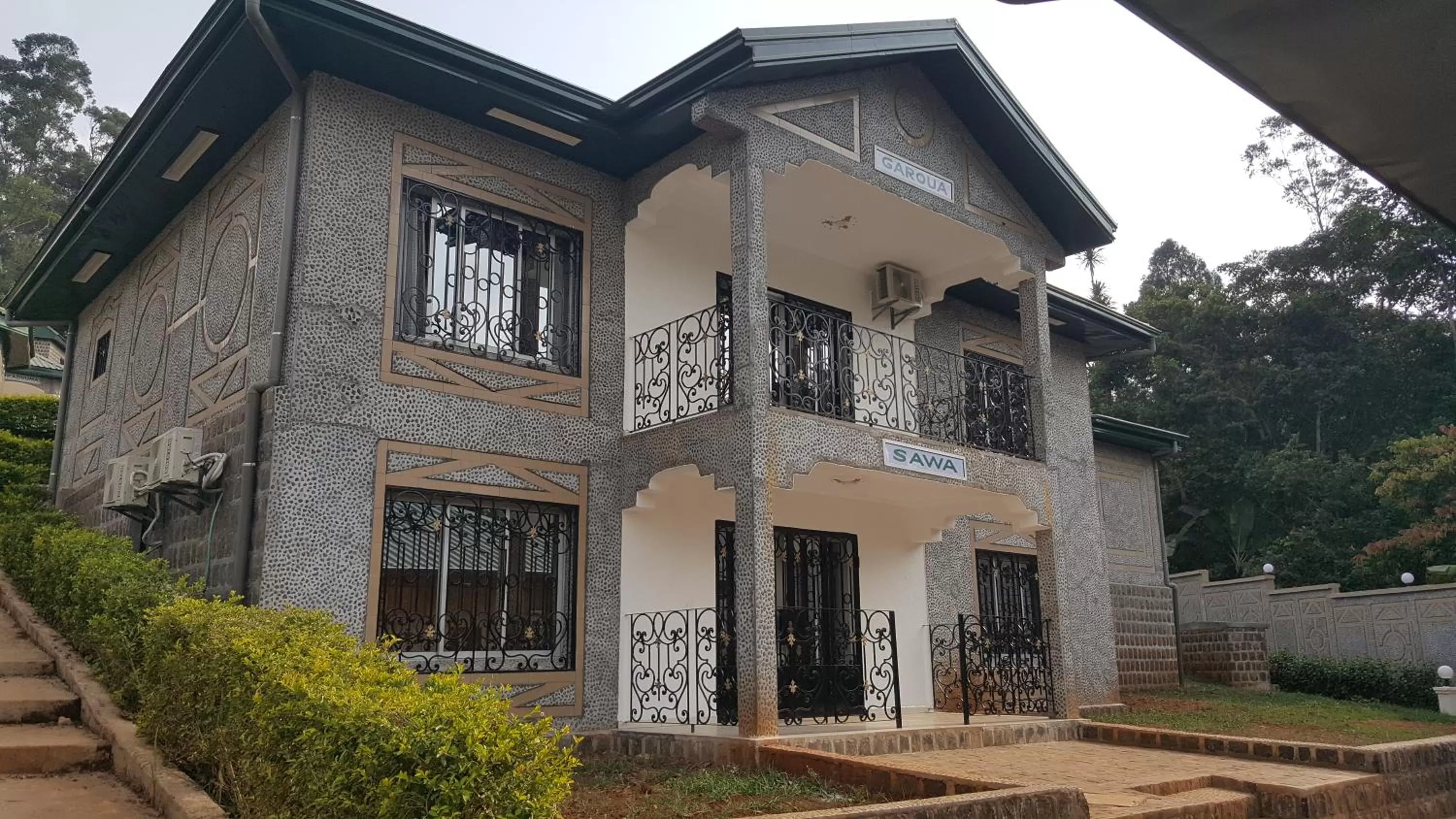 Property Building in La Vallée de Bana