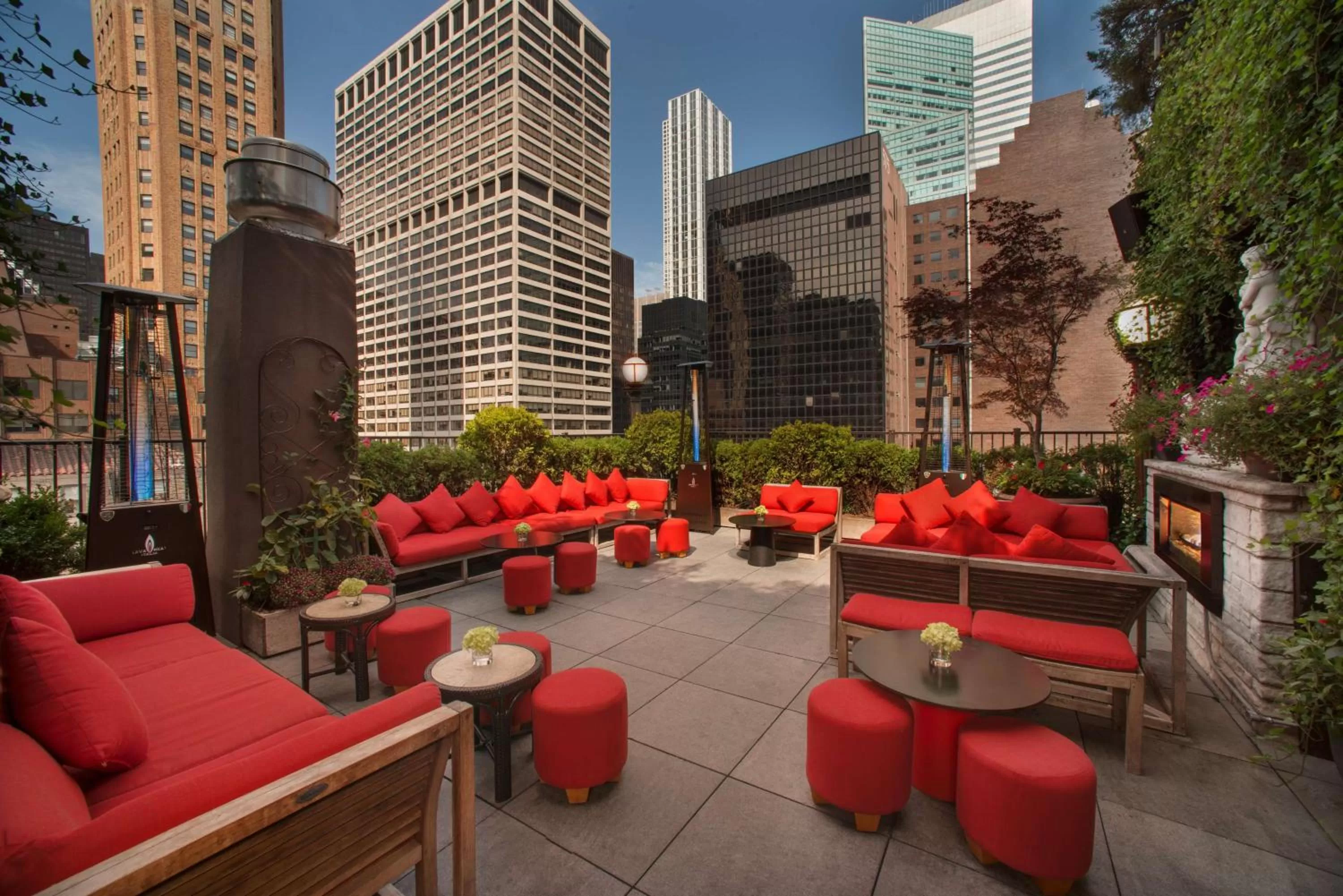 Lounge or bar in The Kimberly Hotel