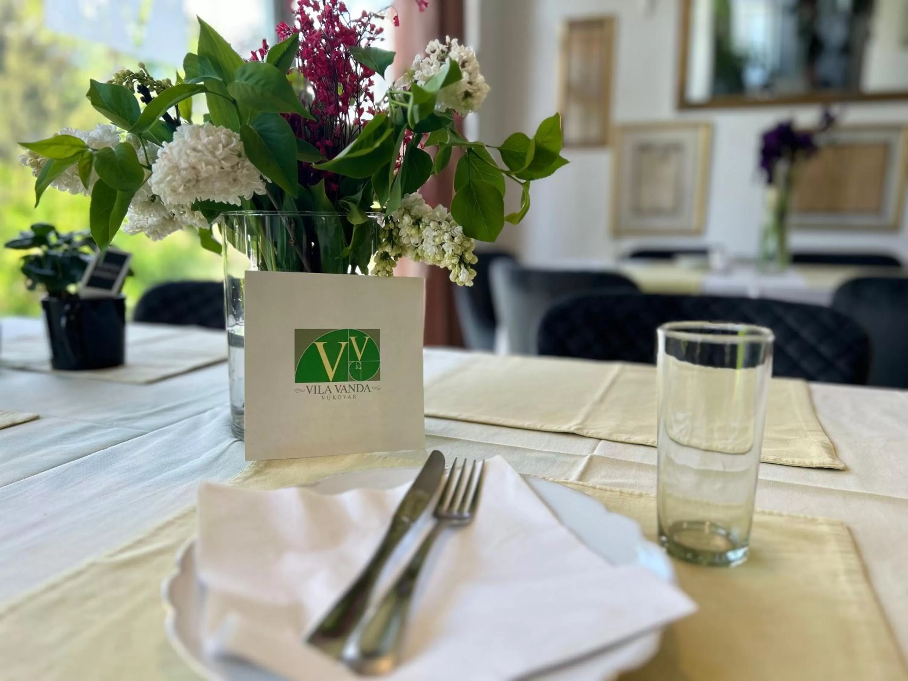 Dining area in Pansion Vila Vanda