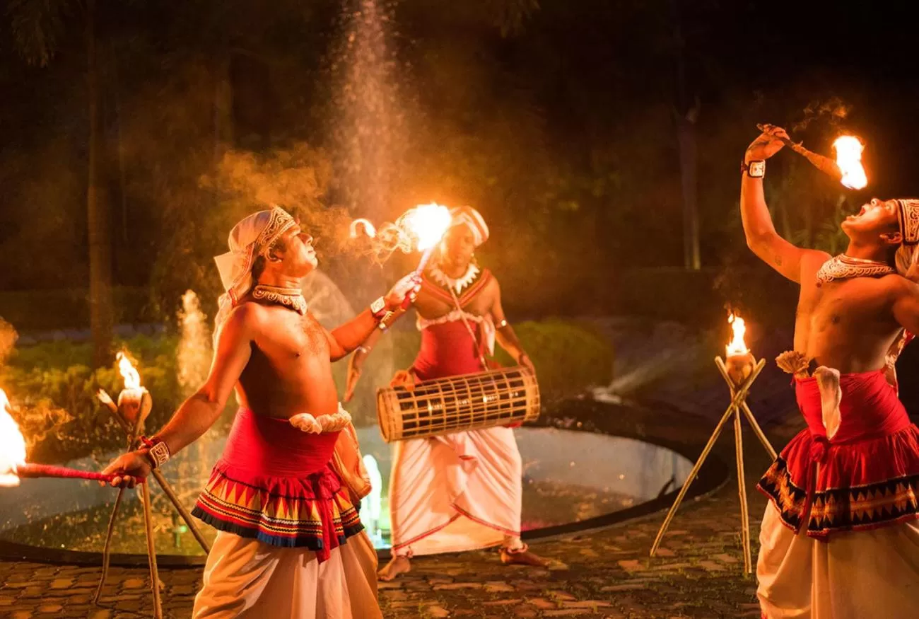 Evening Entertainment in Opulent River Face Hotel