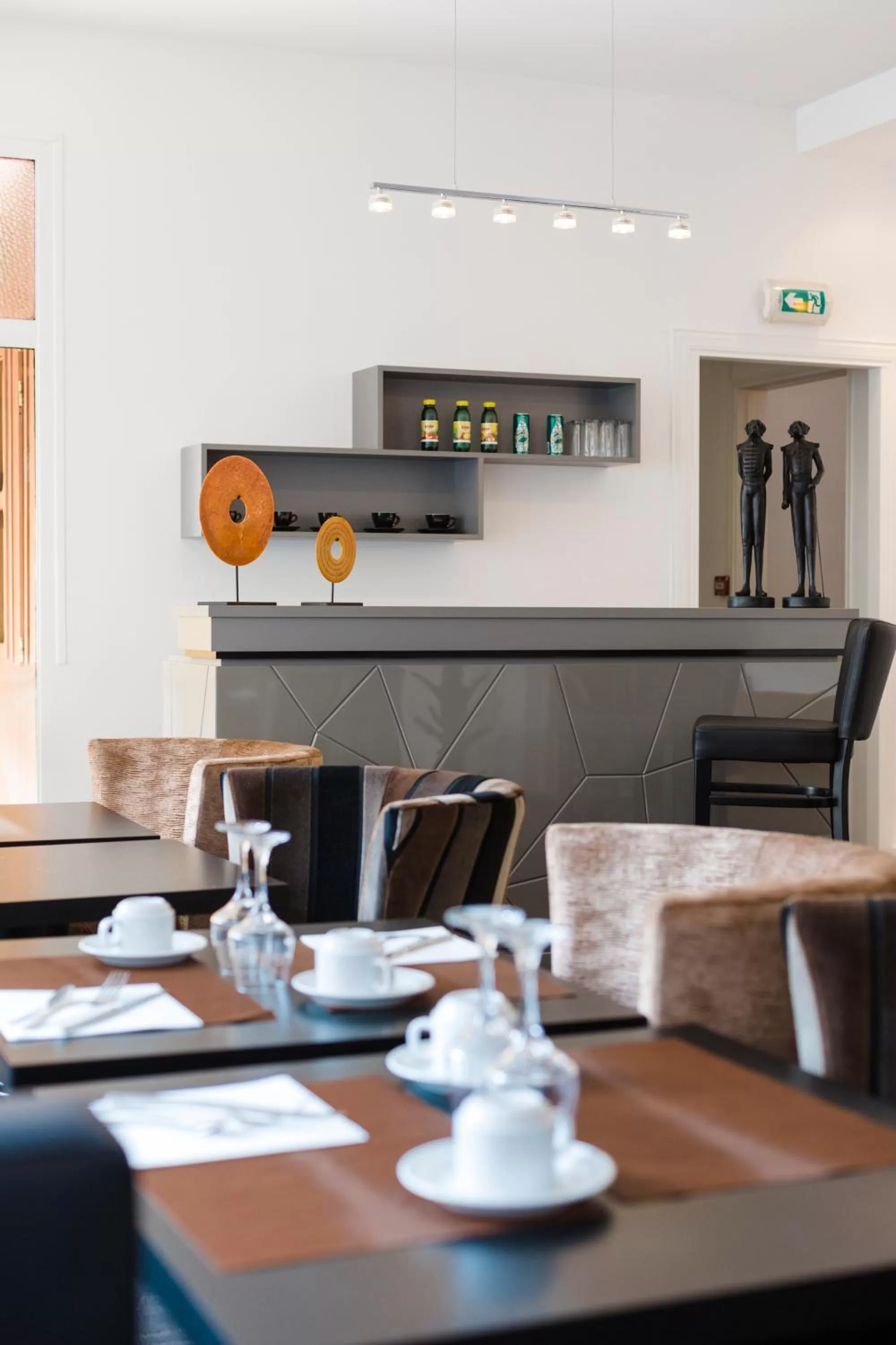 Restaurant/places to eat in Le Saint Louis