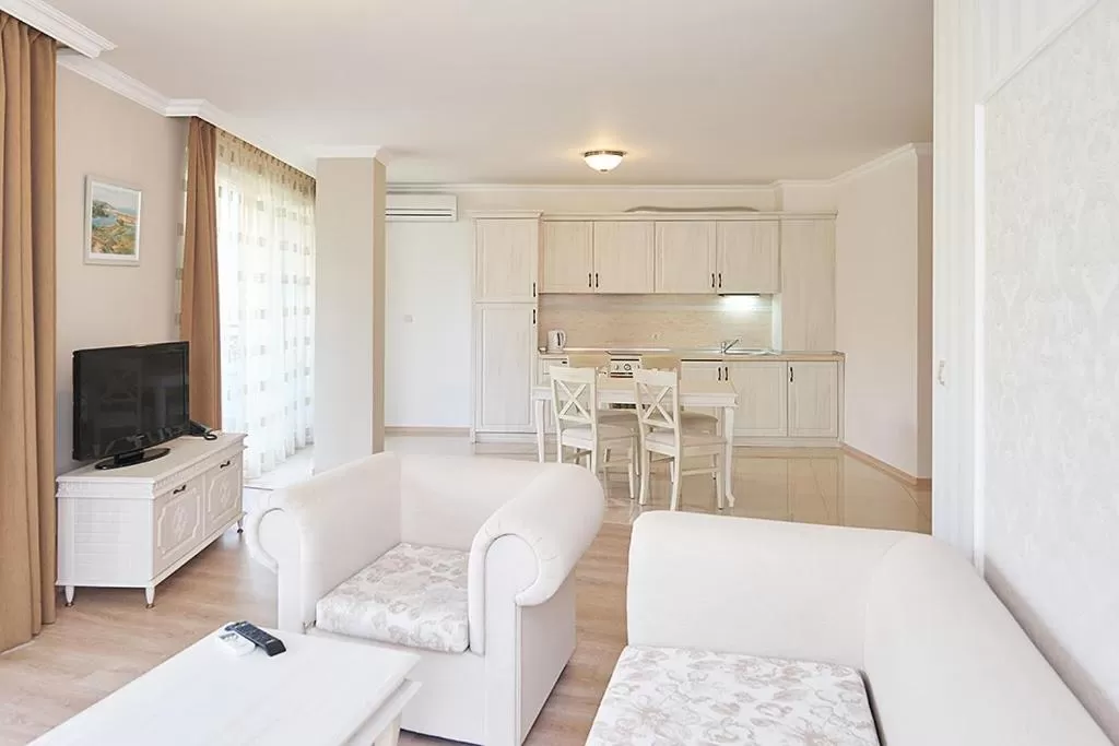 TV and multimedia in Penelopa Palace Apart Hotel & SPA