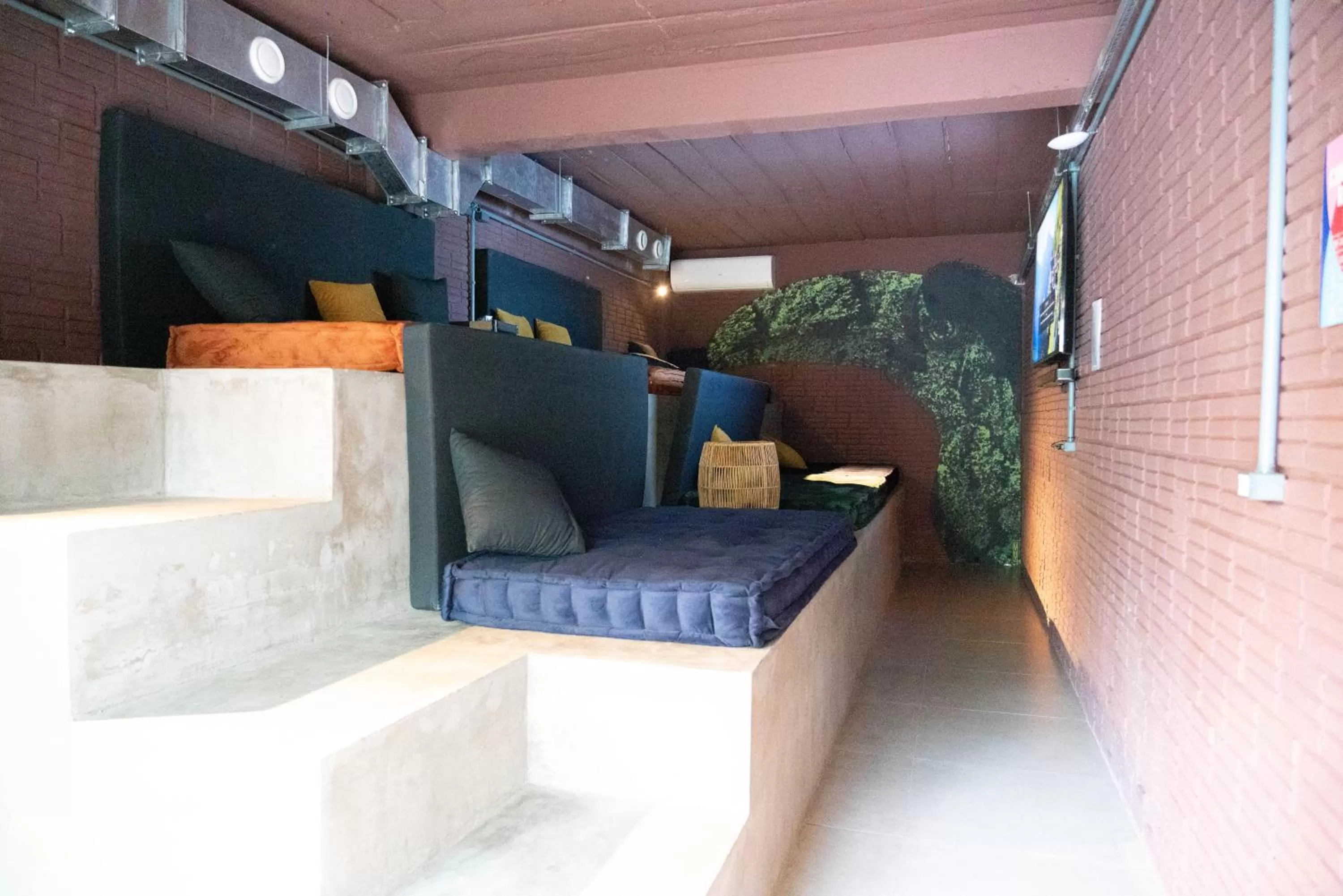 Business facilities in Selina Foz