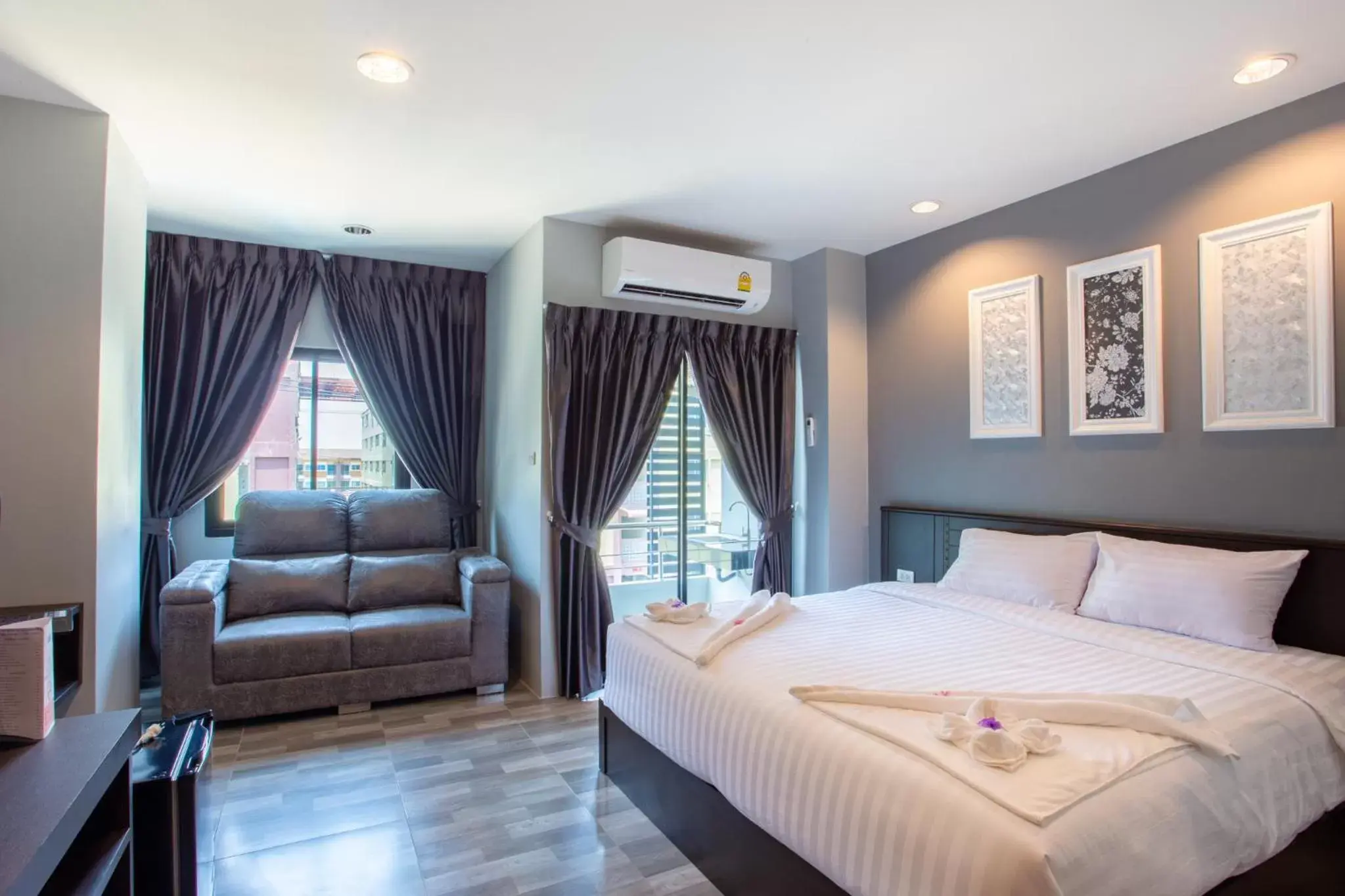 Deluxe Double Room with Balcony in Grand Inter Hotel Deluxe Double Room with Balcony in Grand Inter Hotel