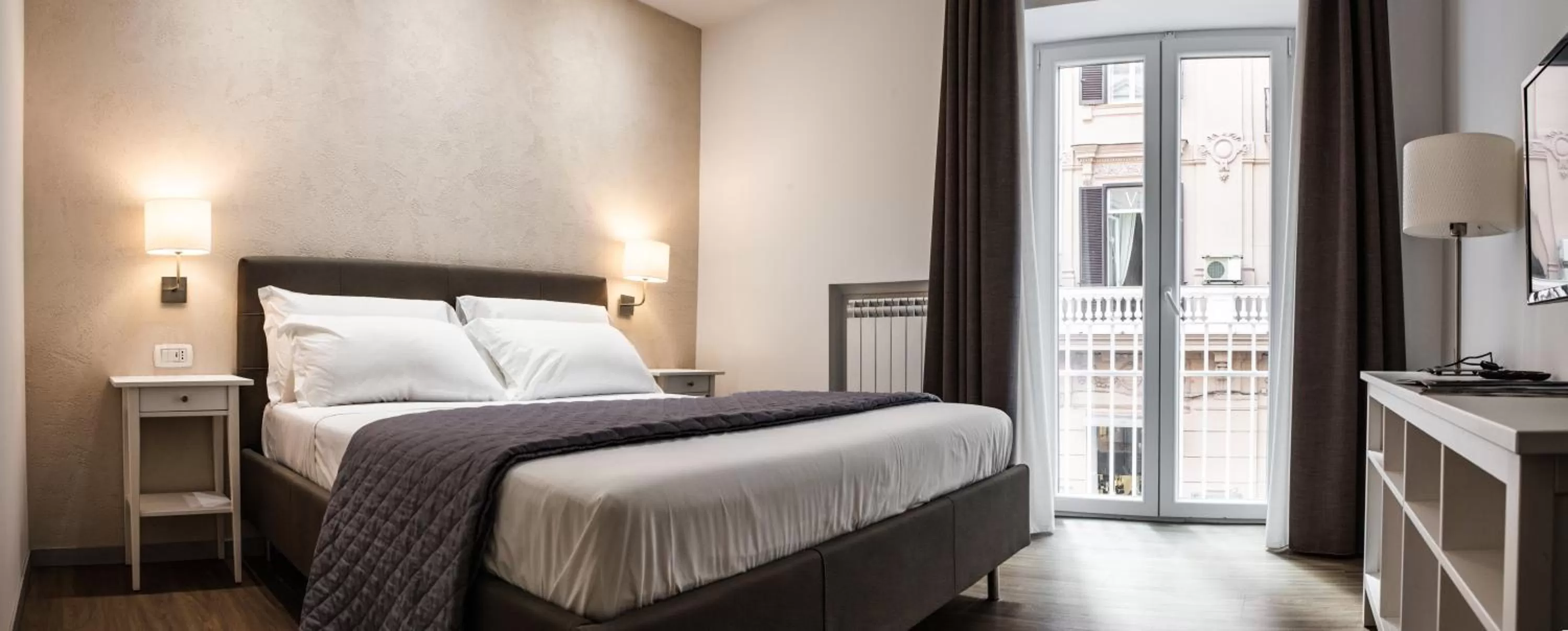 Double Room with Balcony in Prestige Rooms Chiaia