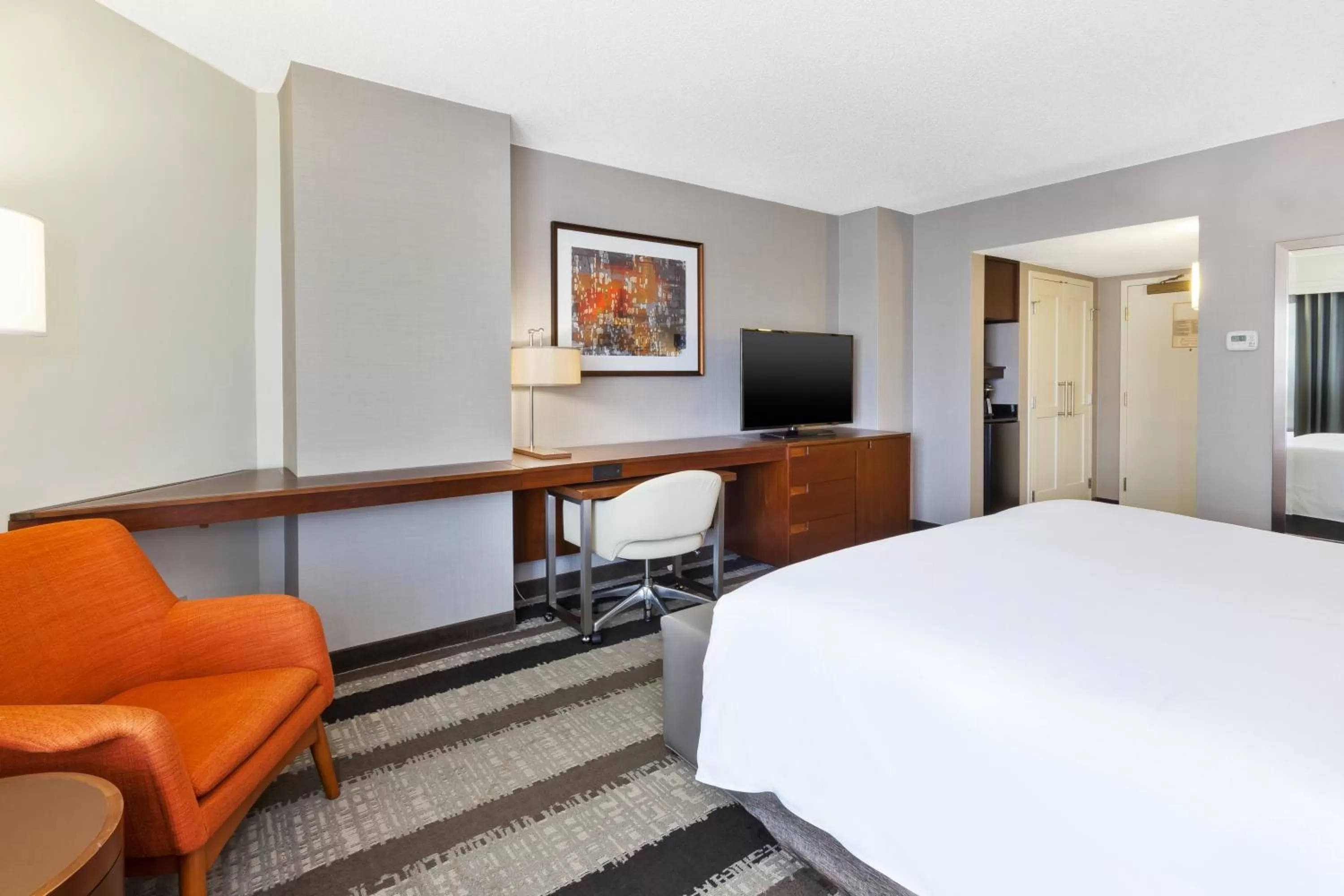Photo of the whole room, Bed in Crowne Plaza Dulles Airport by IHG