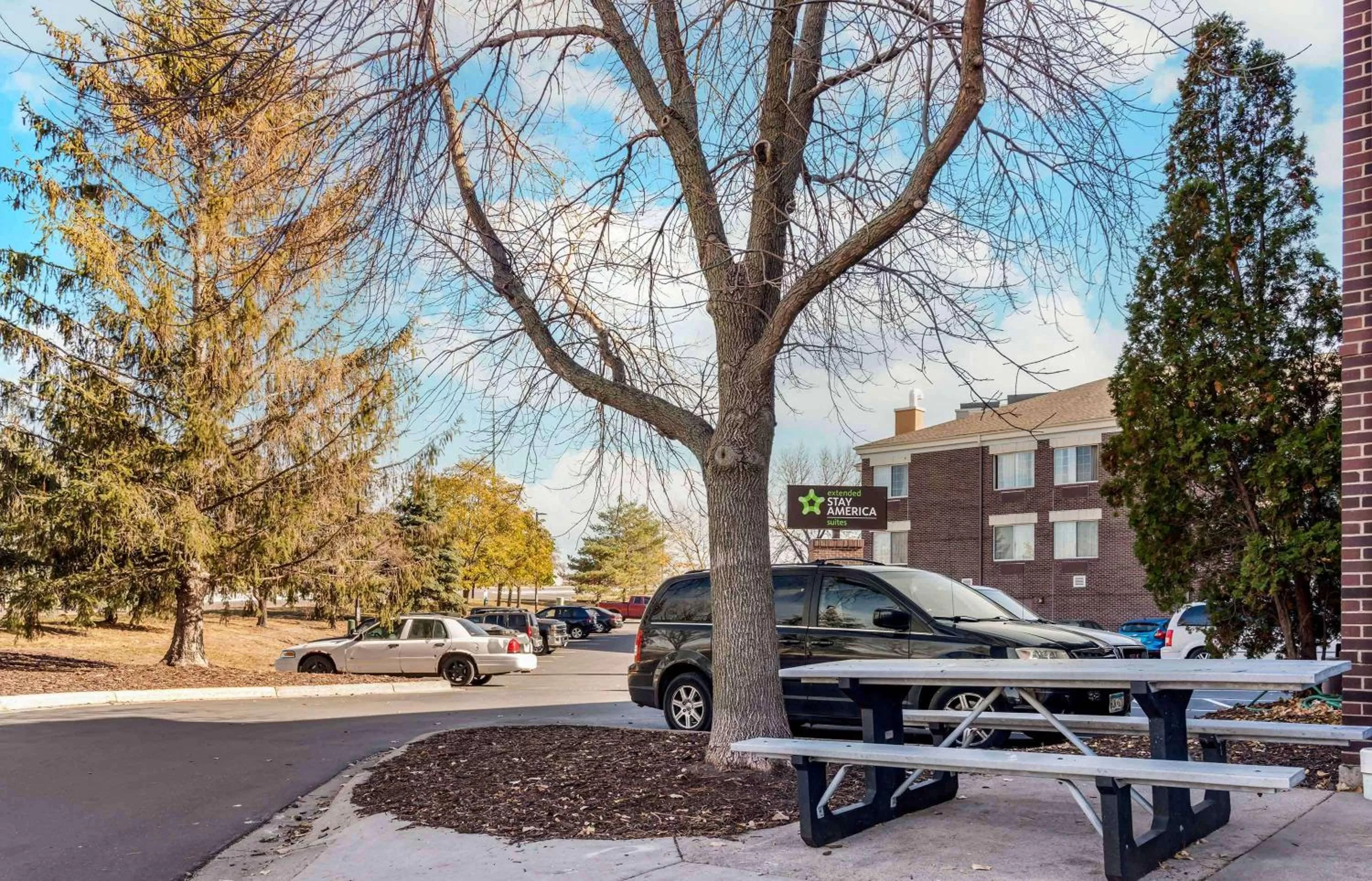 Property building in Extended Stay America Suites - Minneapolis - Eden Prairie - Technology Drive