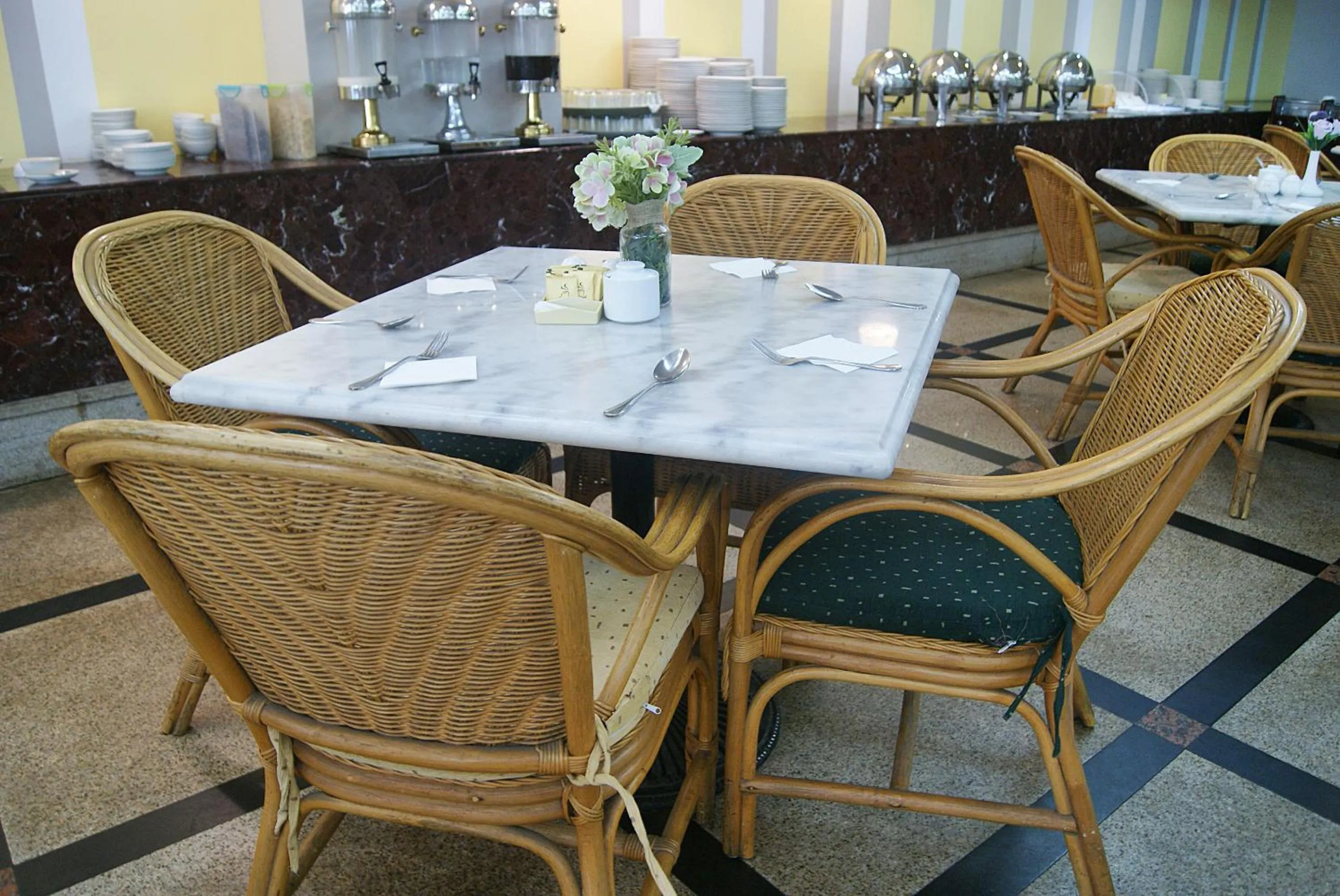 Restaurant/places to eat in Tang Dynasty Park Hotel