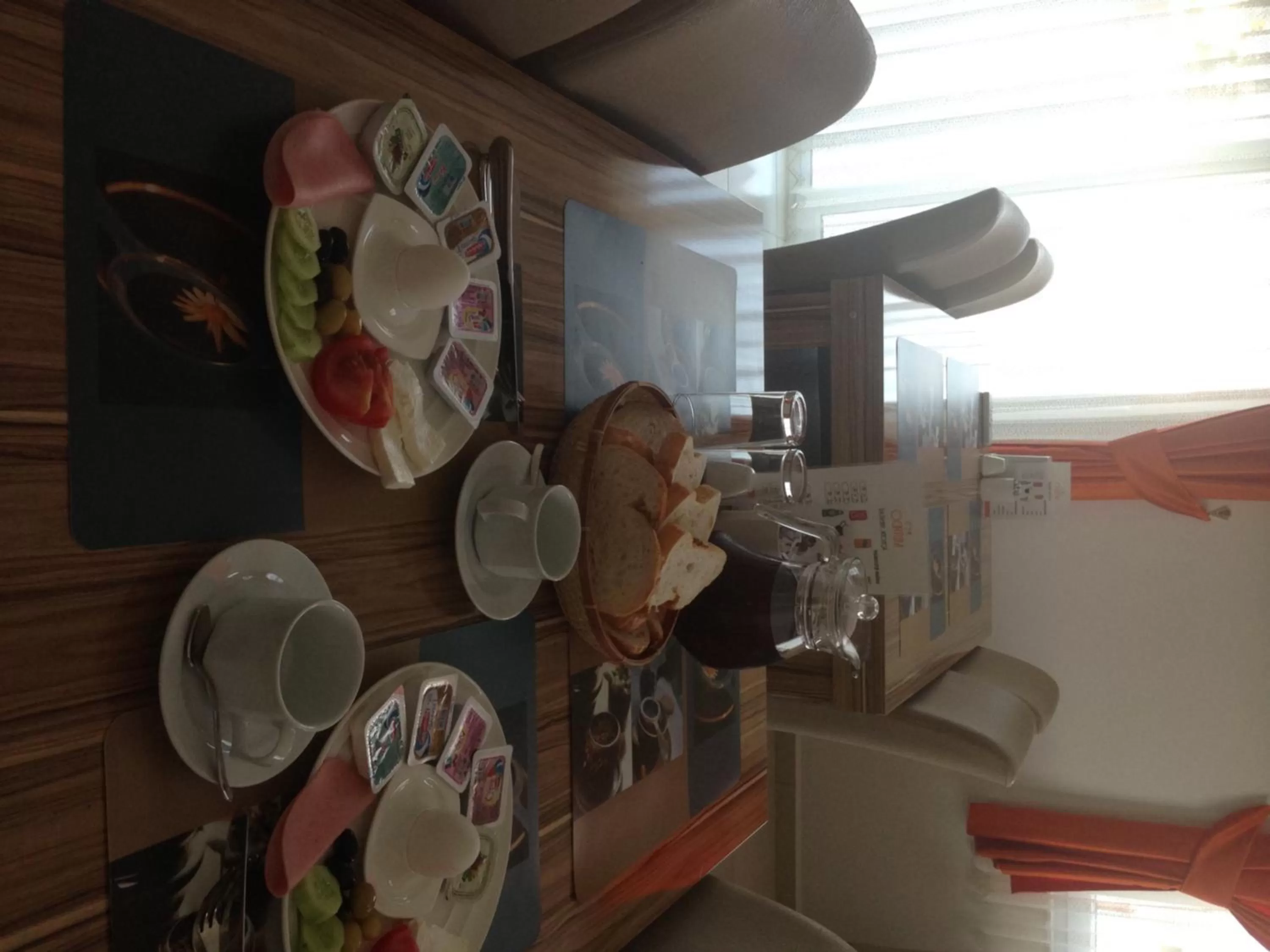 Restaurant/Places to Eat in Mutado Hotel