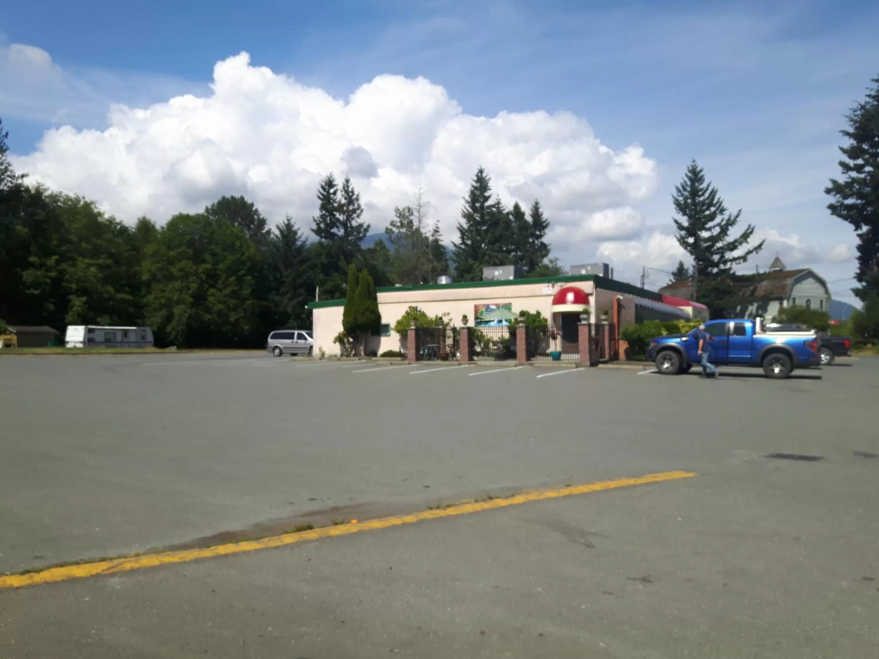 Property building in Fuller Lake Chemainus Motel