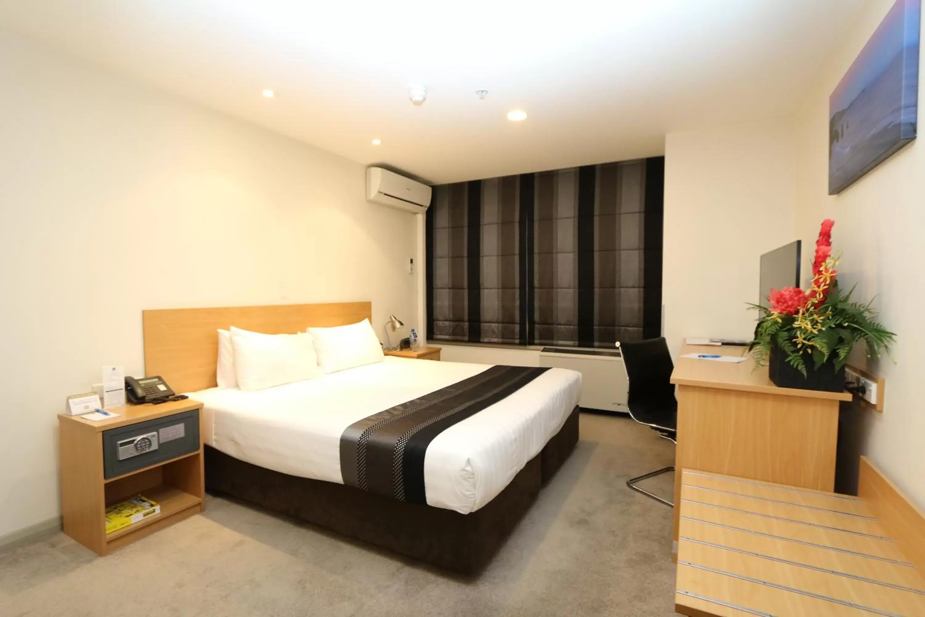 King Corporate Studio in President Hotel Auckland King Corporate Studio in President Hotel Auckland