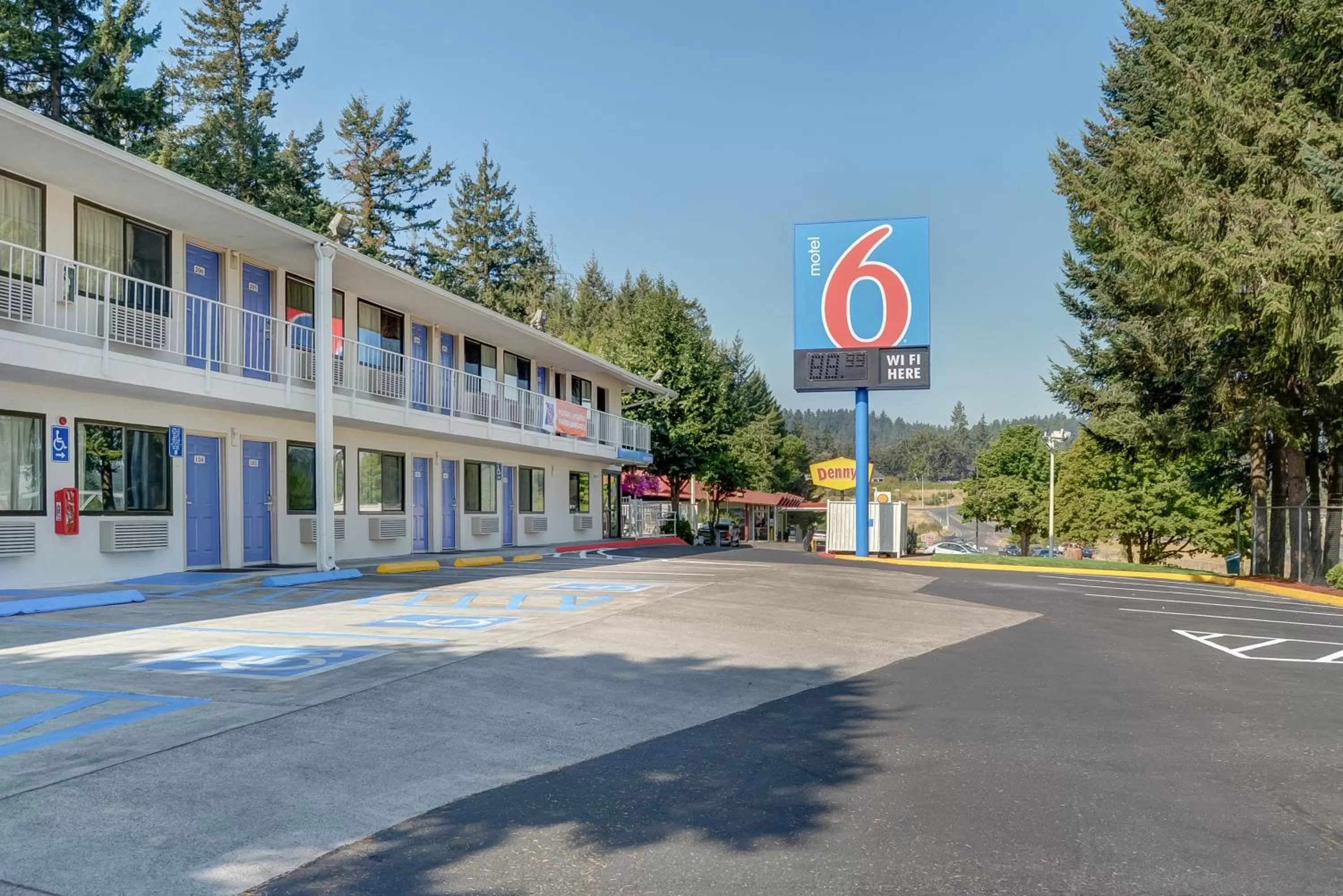 Facade/entrance in Motel 6-Eugene, OR - South Springfield