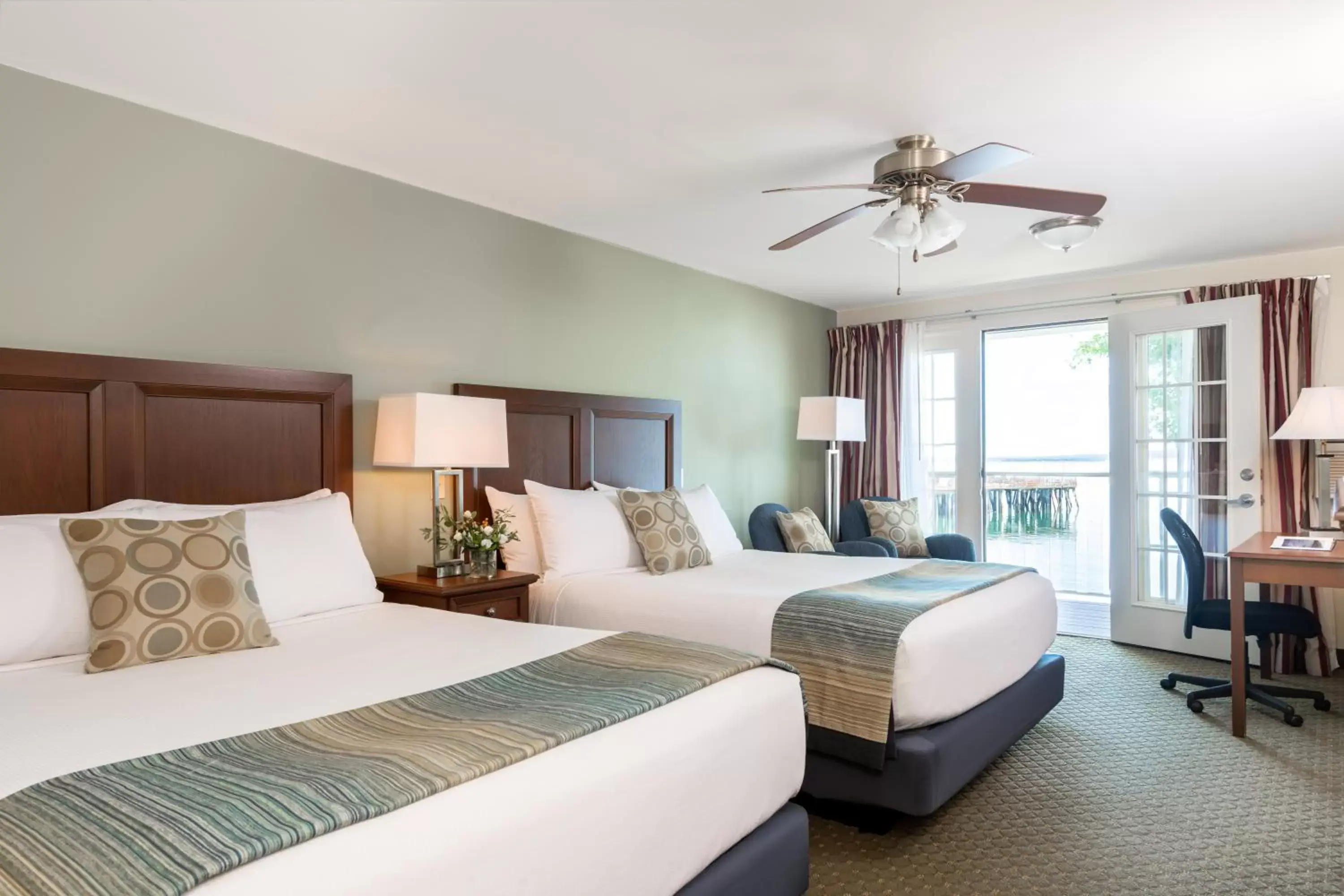 Queen Room - Disability Access in Atlantic Oceanside Hotel & Conference Center Queen Room - Disability Access in Atlantic Oceanside Hotel & Conference Center