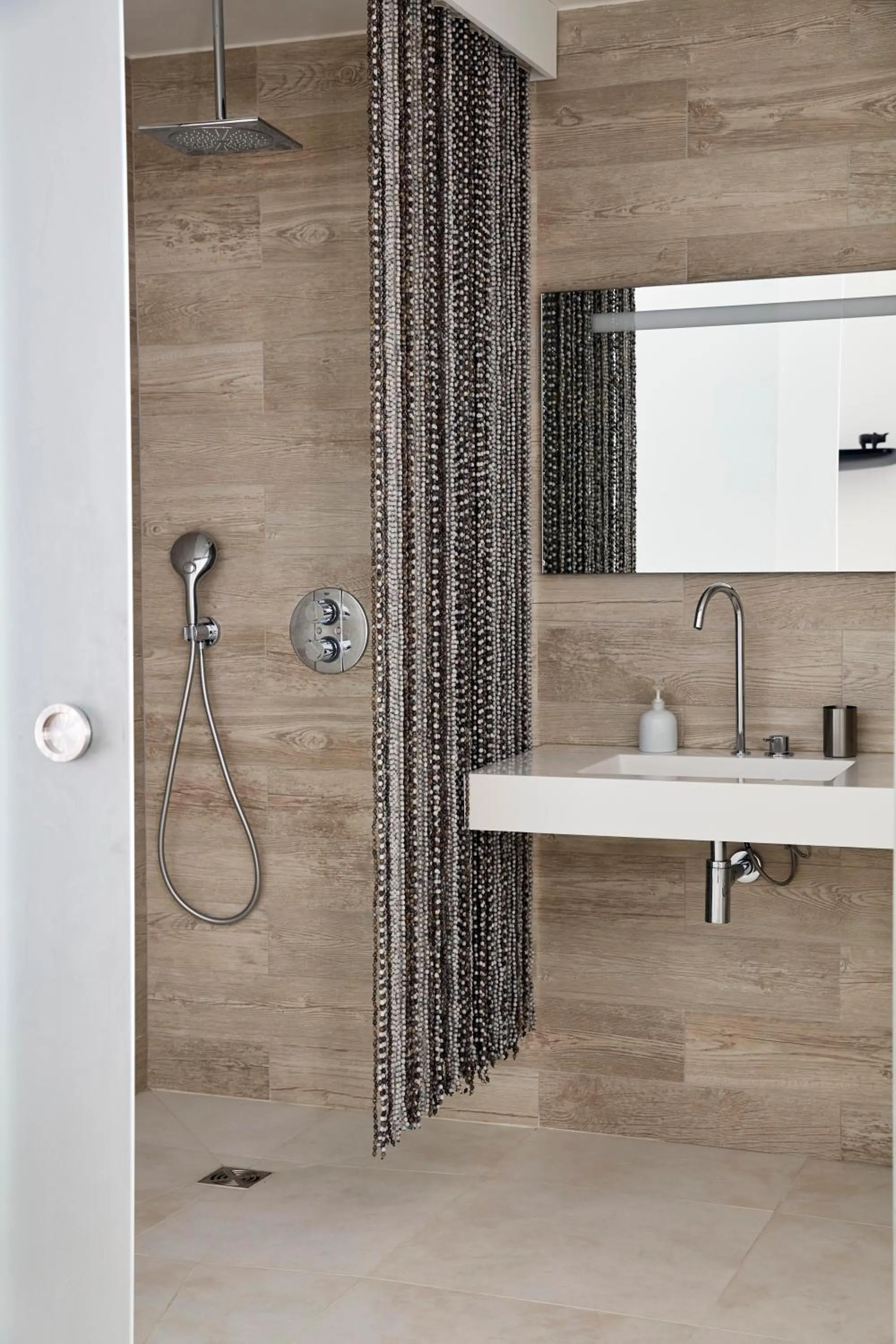 Bathroom in Eden Lodge Paris