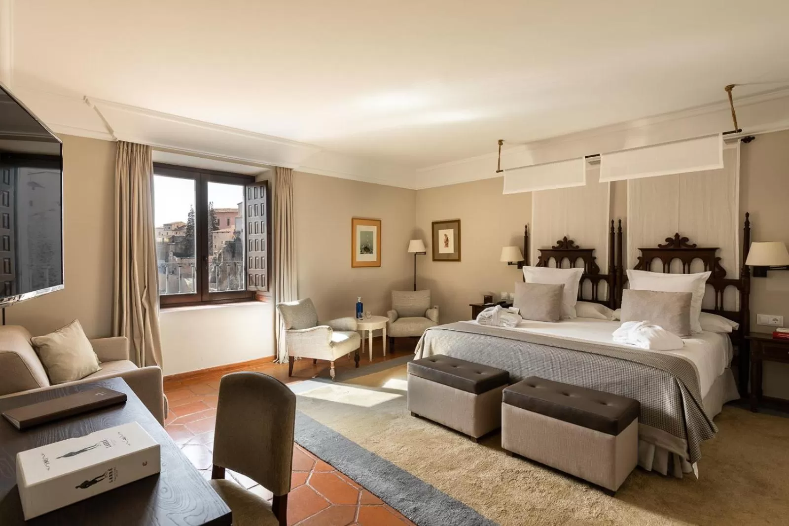 Photo of the whole room, Bed in Parador de Cuenca