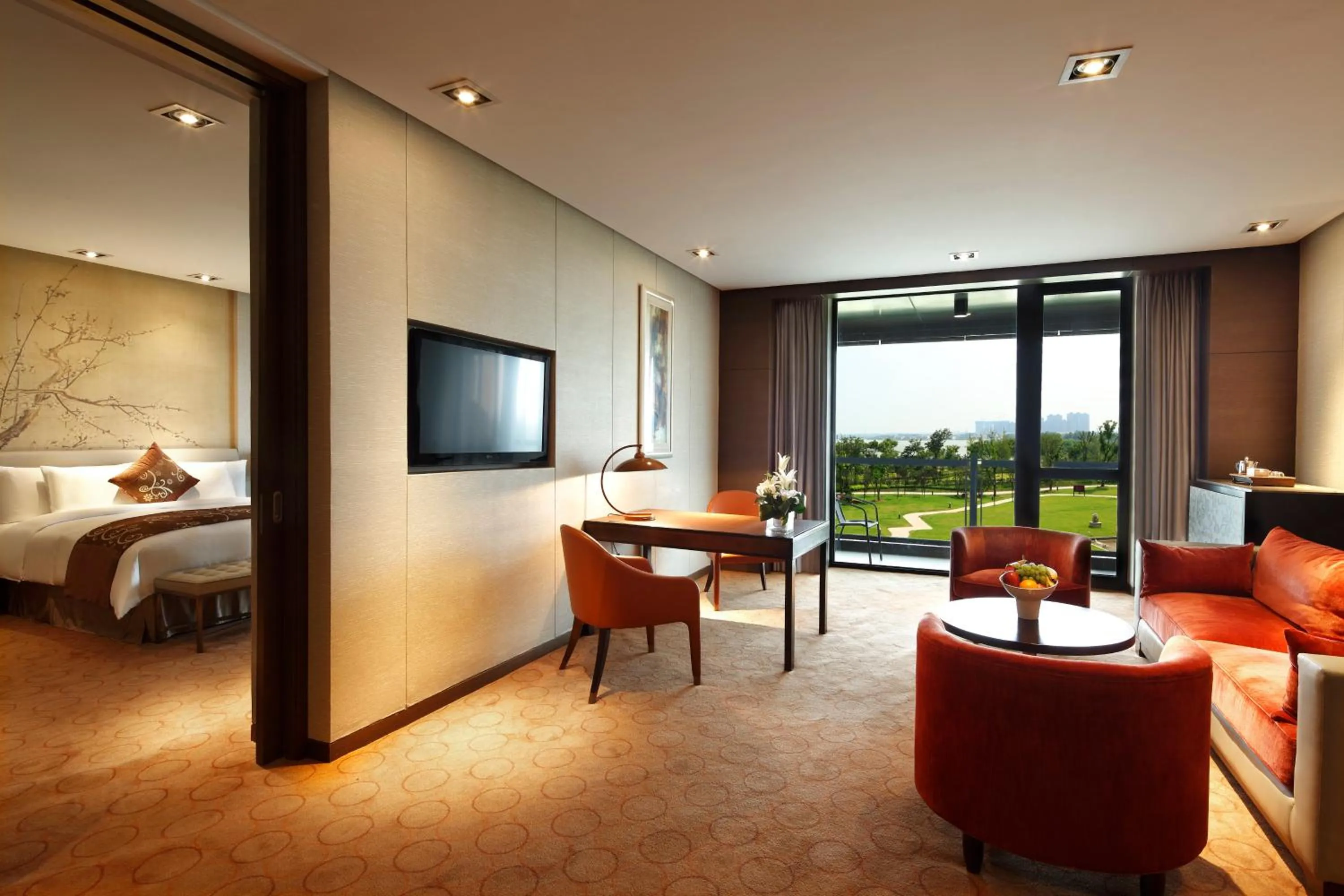 Photo of the whole room, Bed in Crowne Plaza Xuzhou Dalong Lake by IHG