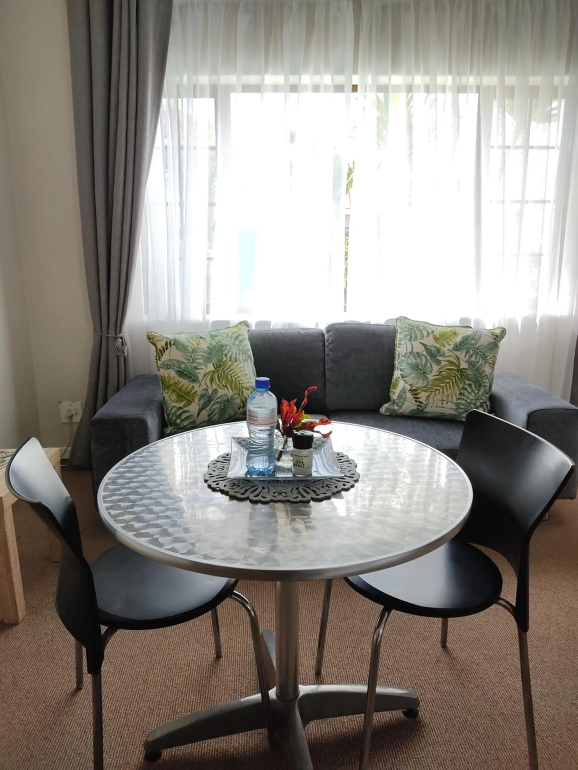 Seating area in Palm Beach Guesthouse