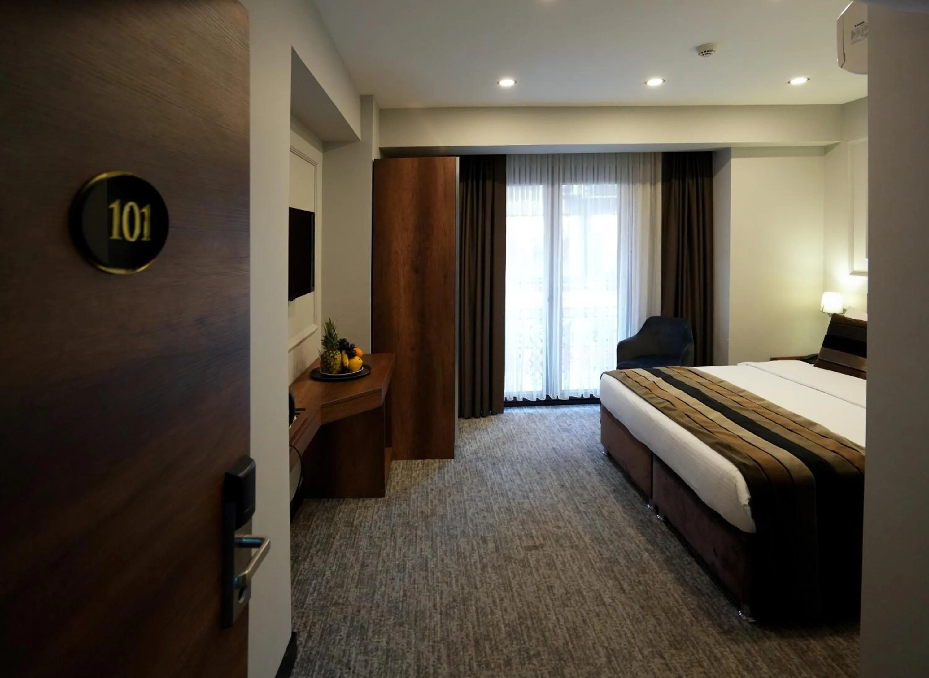 room service, Bed in Zalel Hotels Laleli