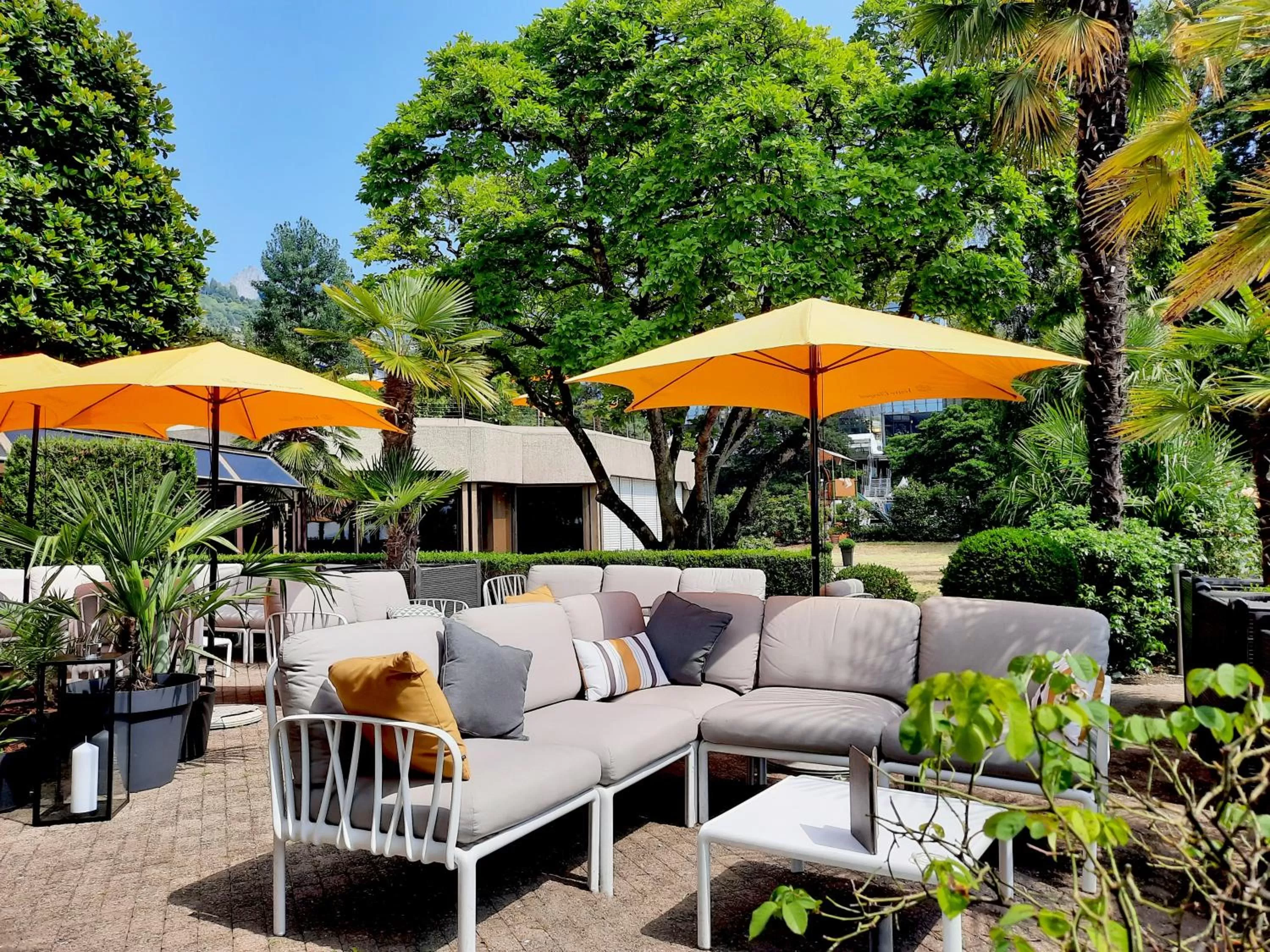 Lounge or bar in Royal Plaza Montreux