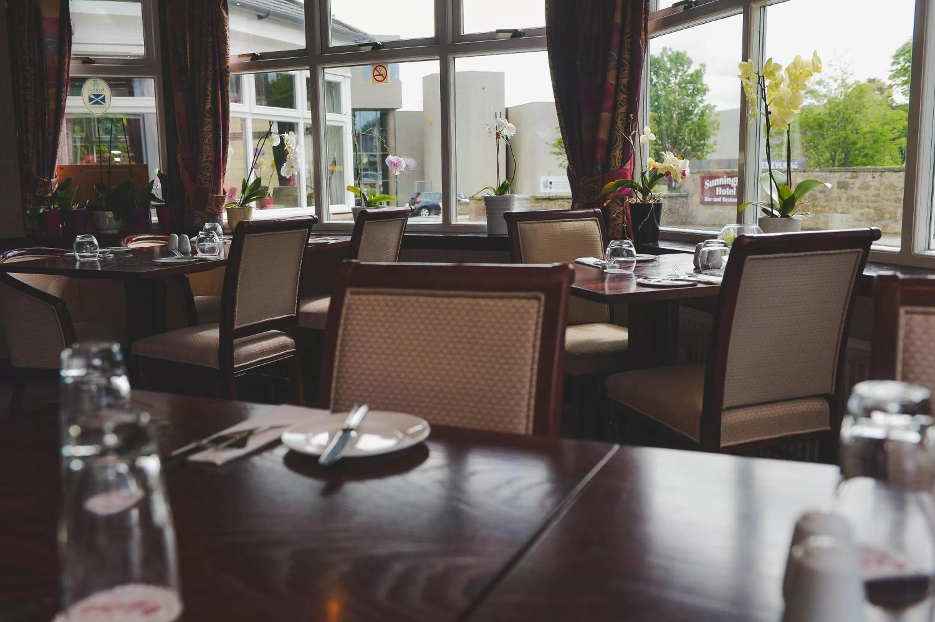 Restaurant/places to eat in Sunninghill Hotel