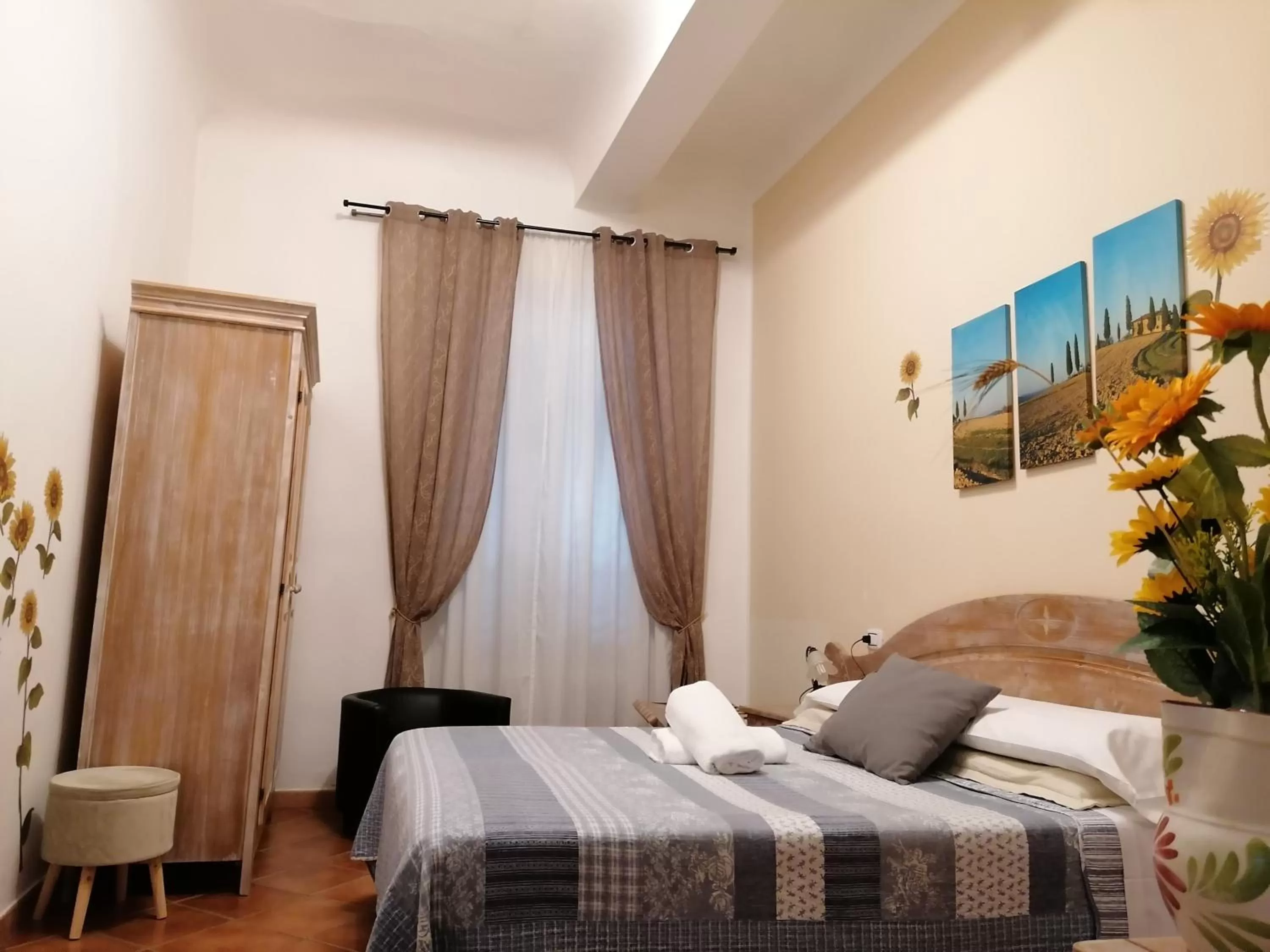 Photo of the whole room, Bed in Cicerone Guest House