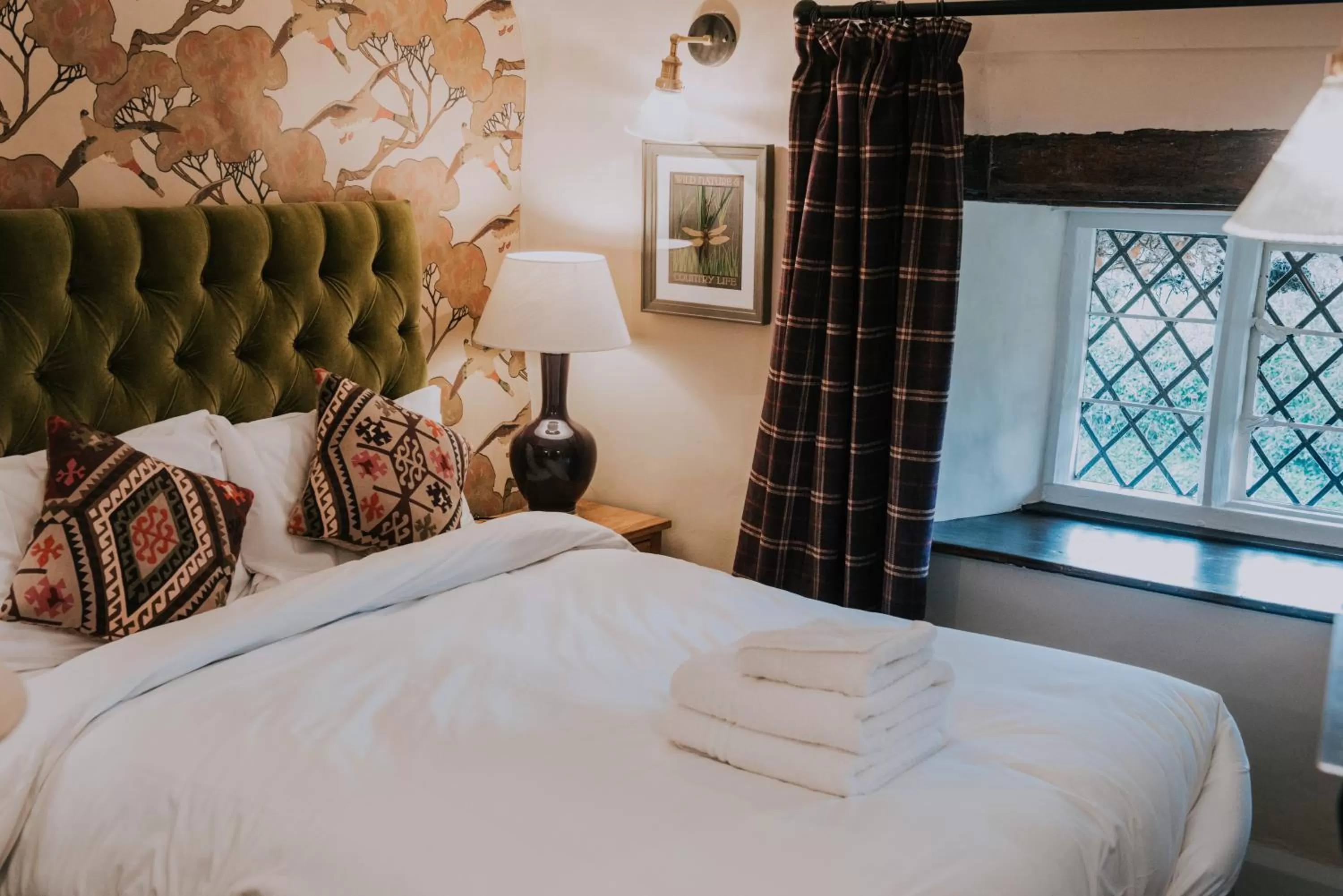 Bedroom, Bed in The Falkland Arms