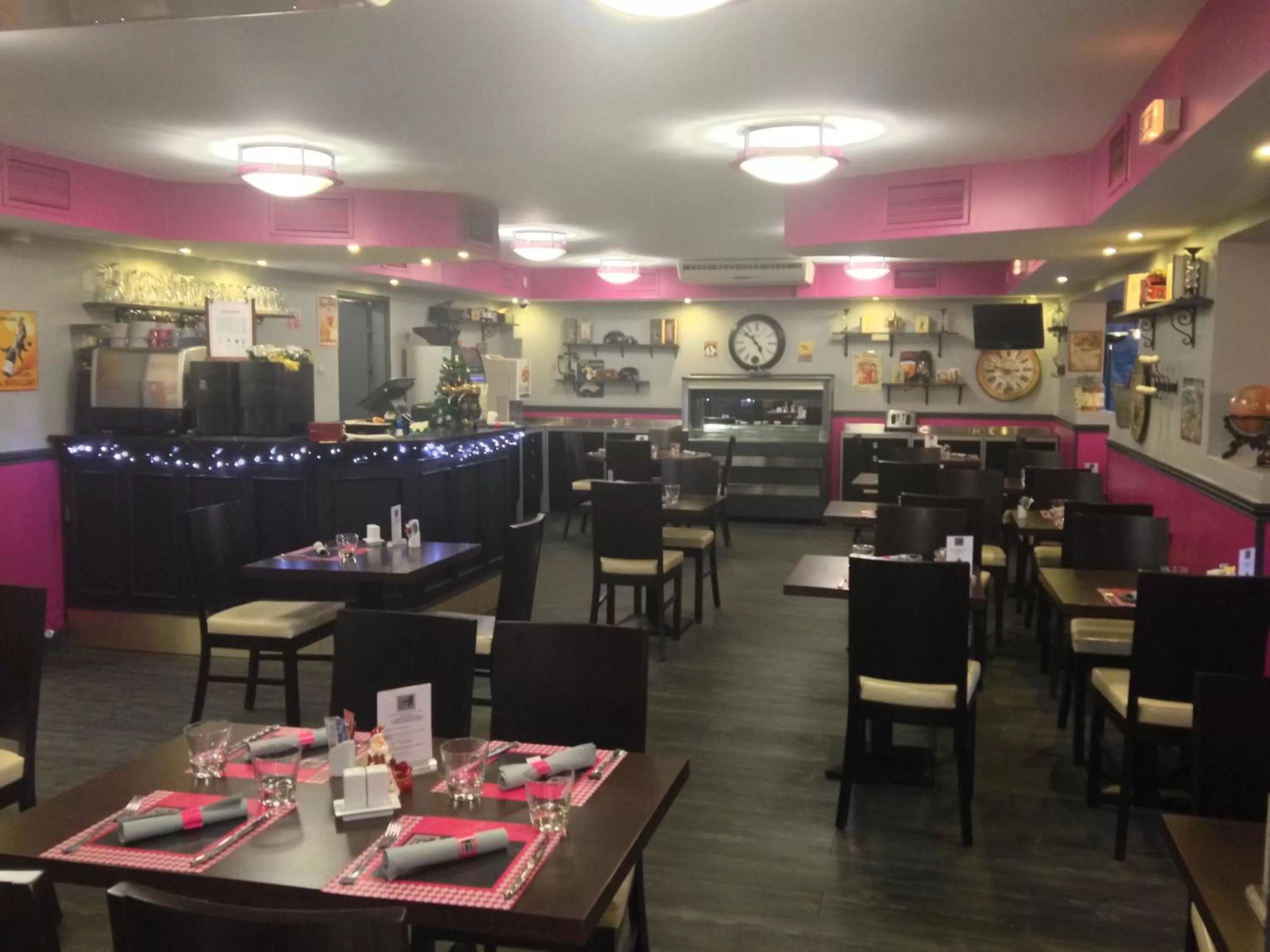 Decorative detail in initial by balladins Amiens / Longueau