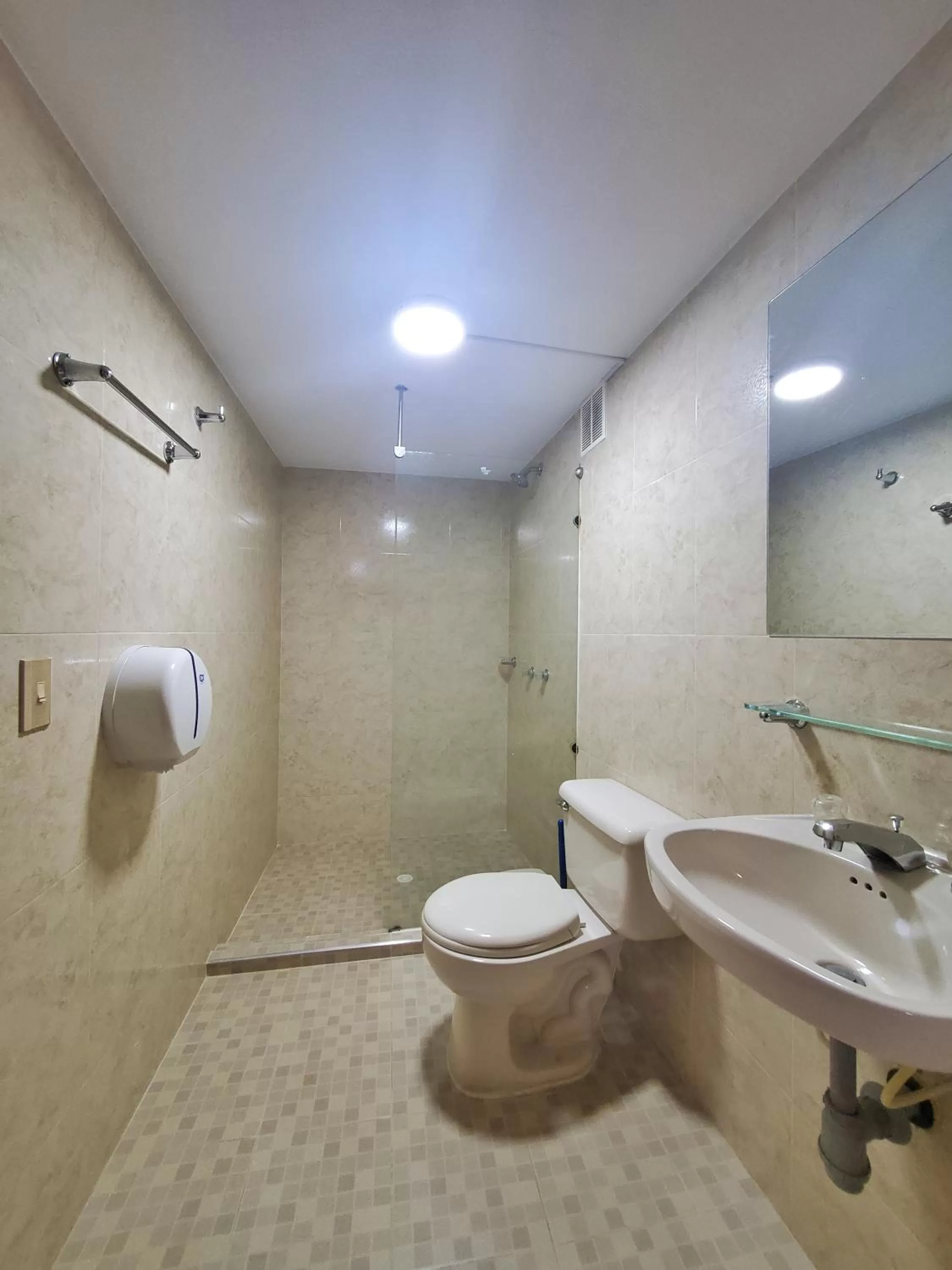 Bathroom in Sam'S VIP Hostel San Gil