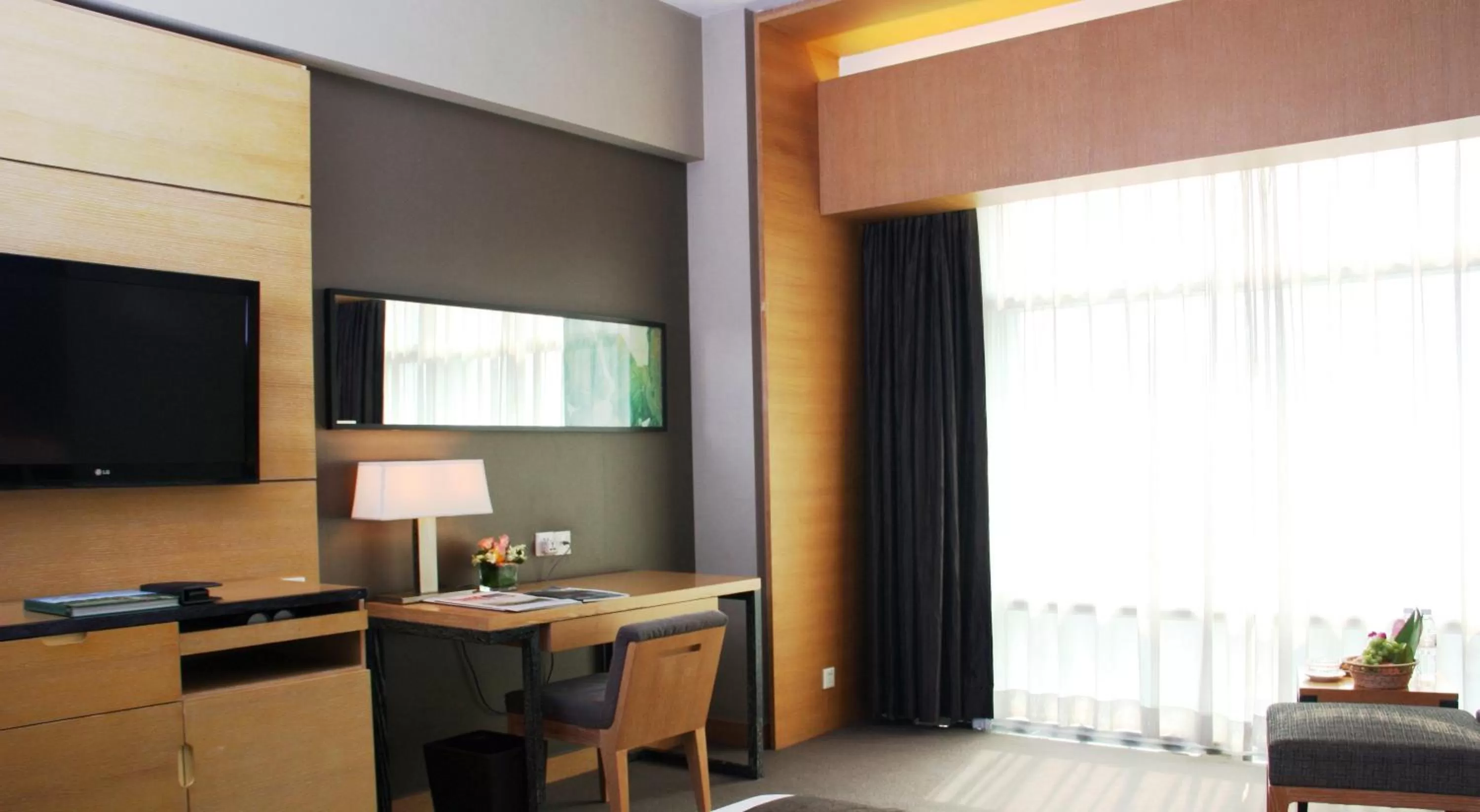 TV and multimedia in Jianguo Hotel Guangzhou