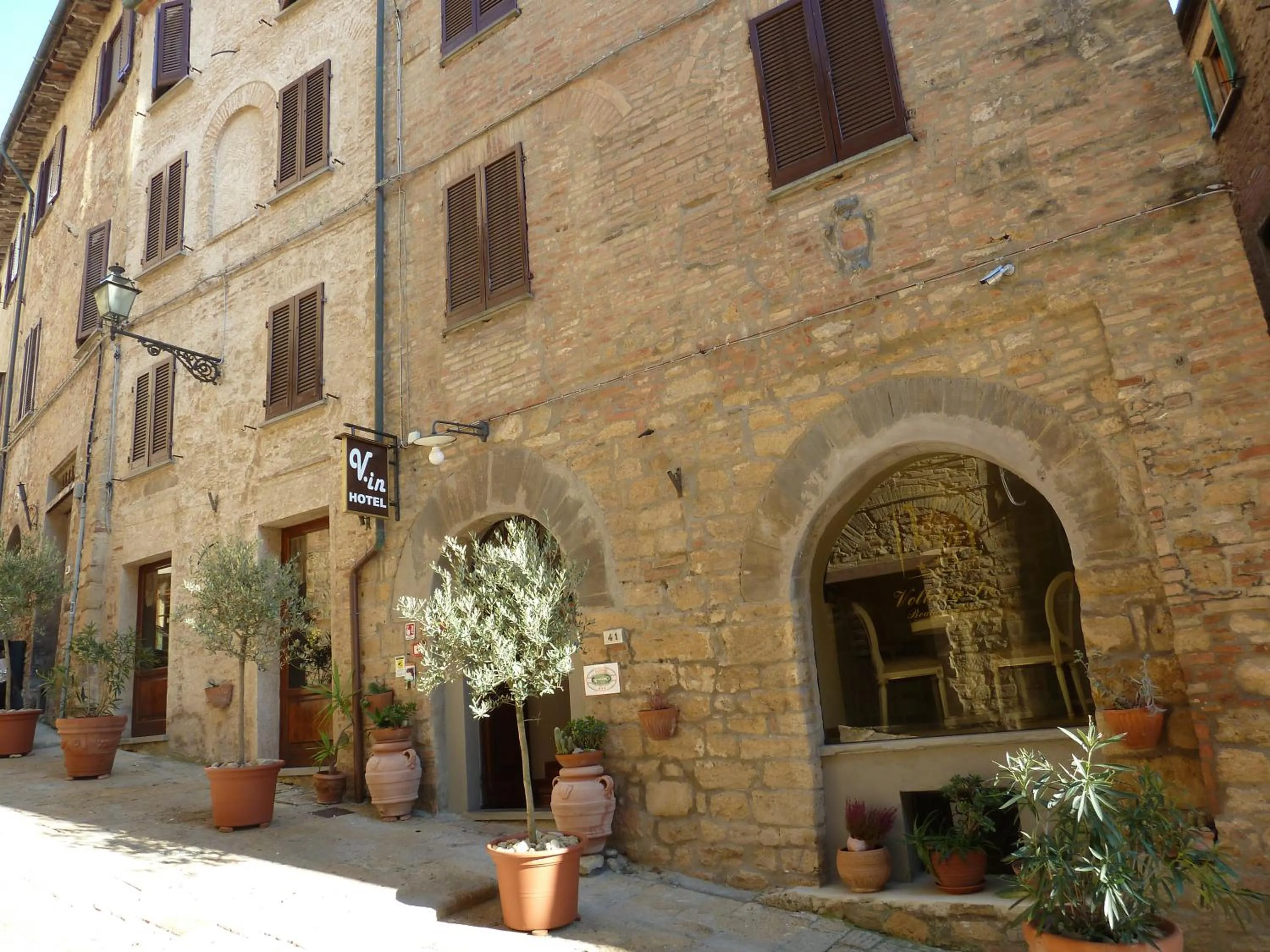 Facade/entrance in Hotel Volterra In Superior