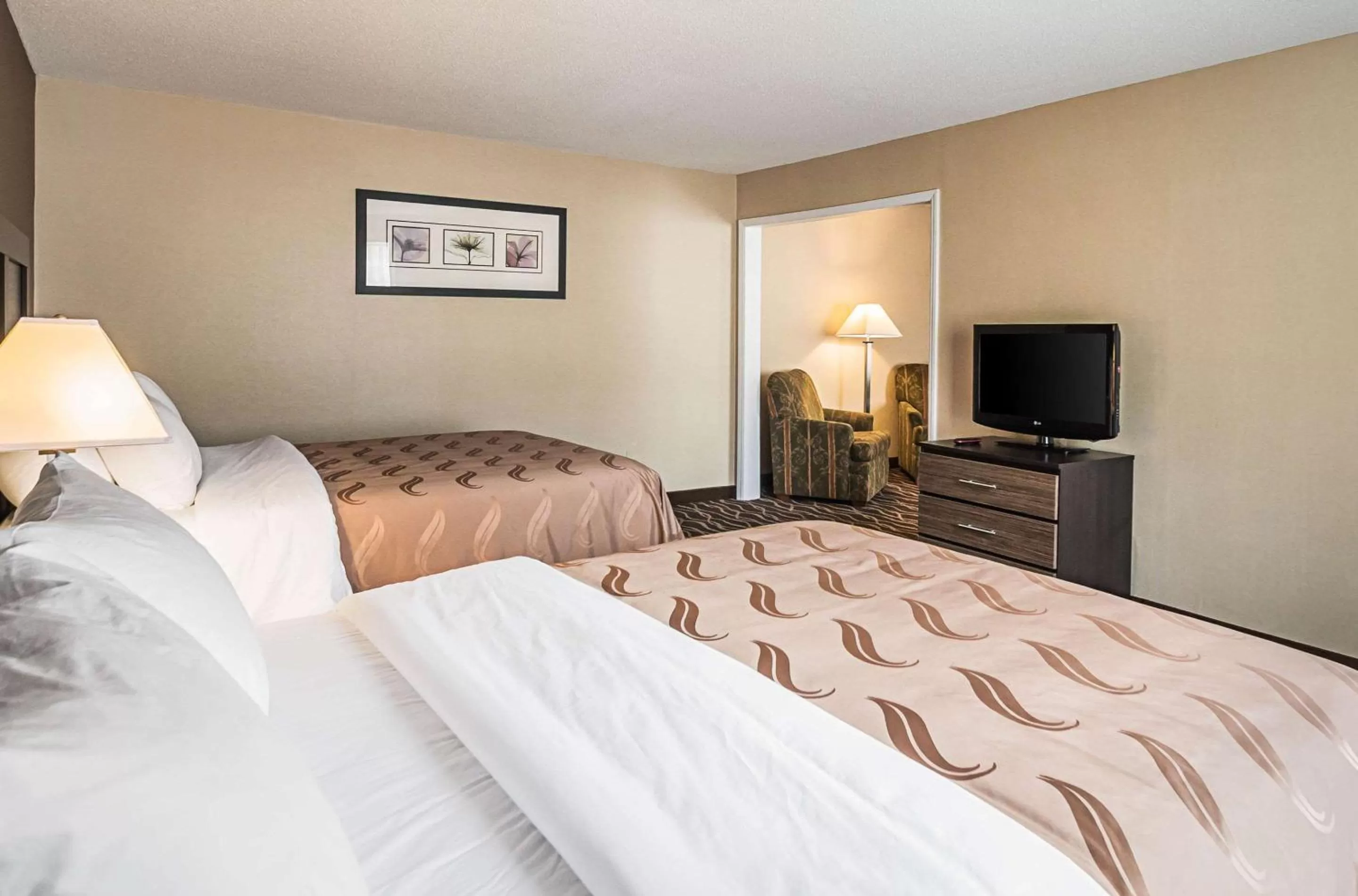 Bedroom, Bed in Quality Inn & Suites Frostburg-Cumberland