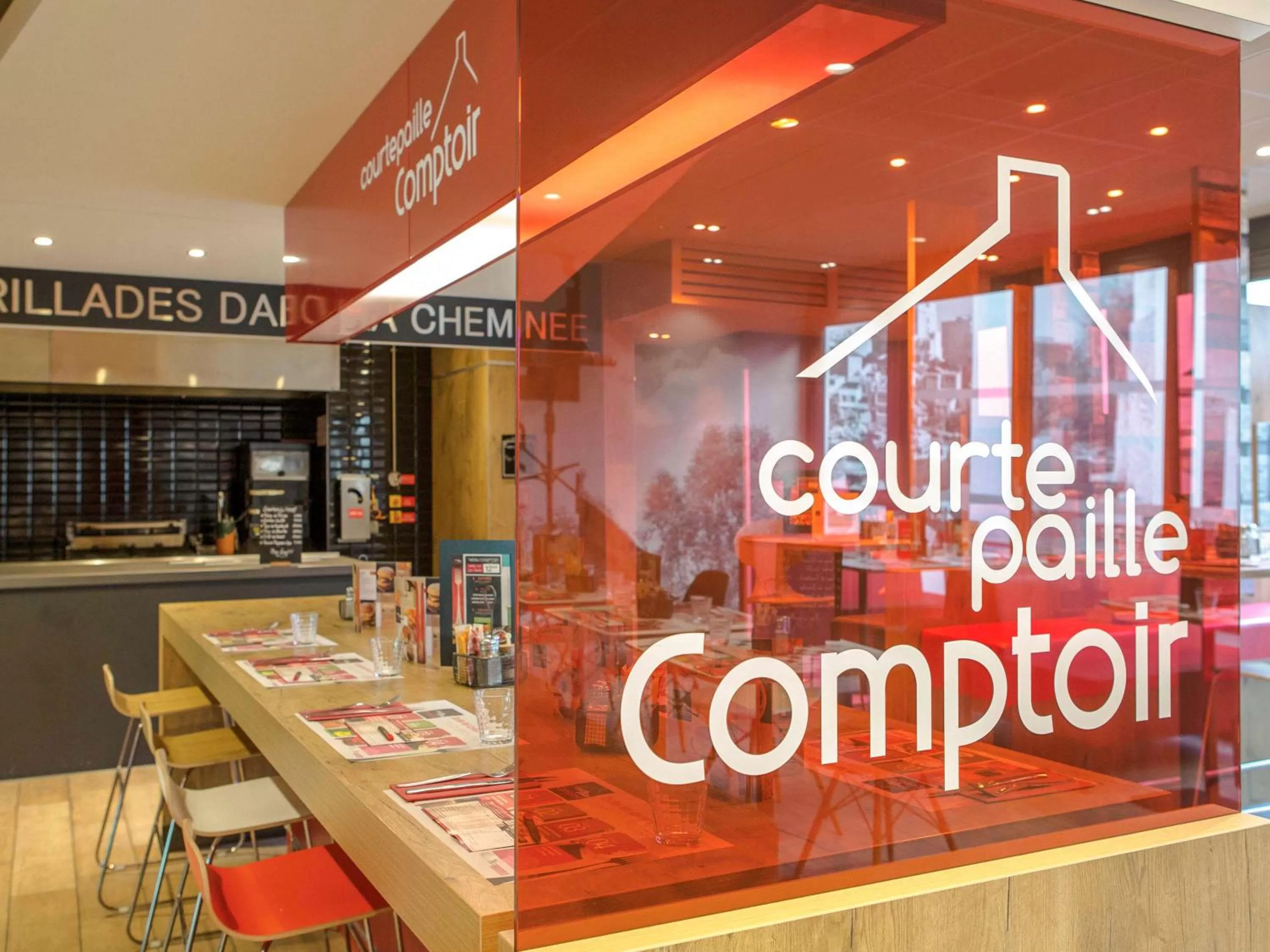 Restaurant/places to eat in ibis Marseille Timone