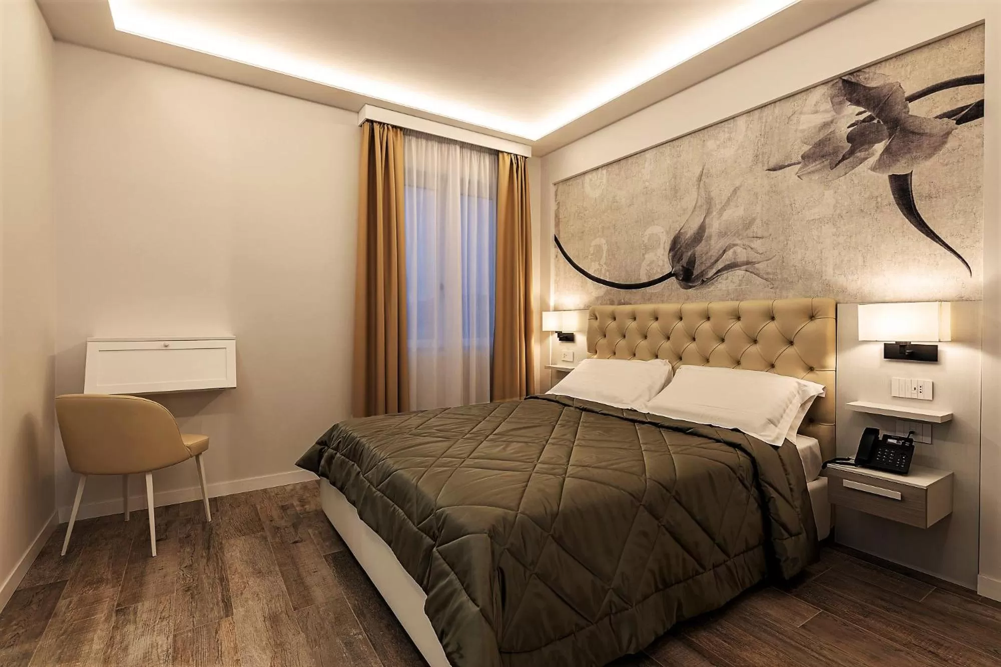 Photo of the whole room, Bed in Petit Hotel