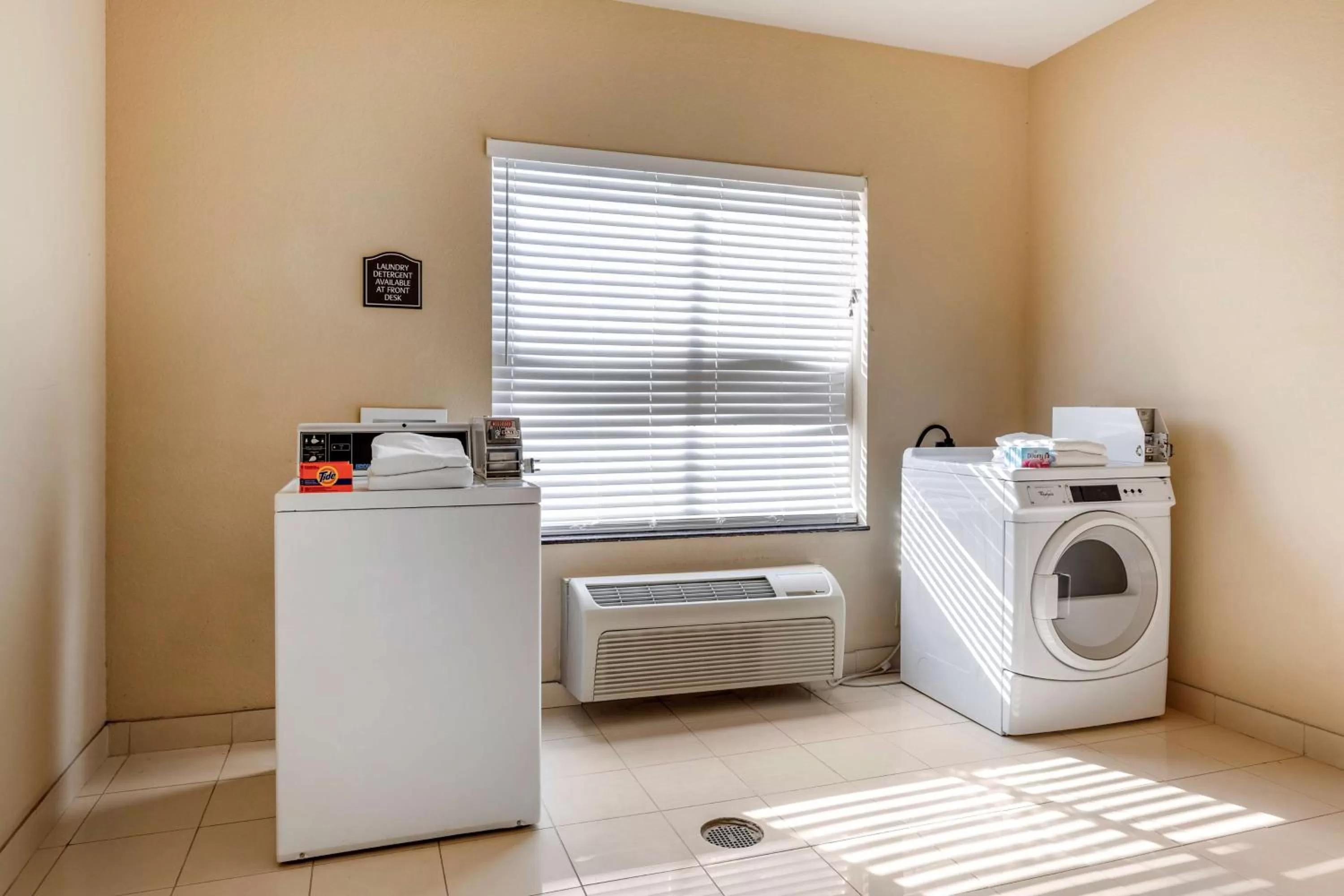 laundry in Best Western Plus DFW Airport West Euless