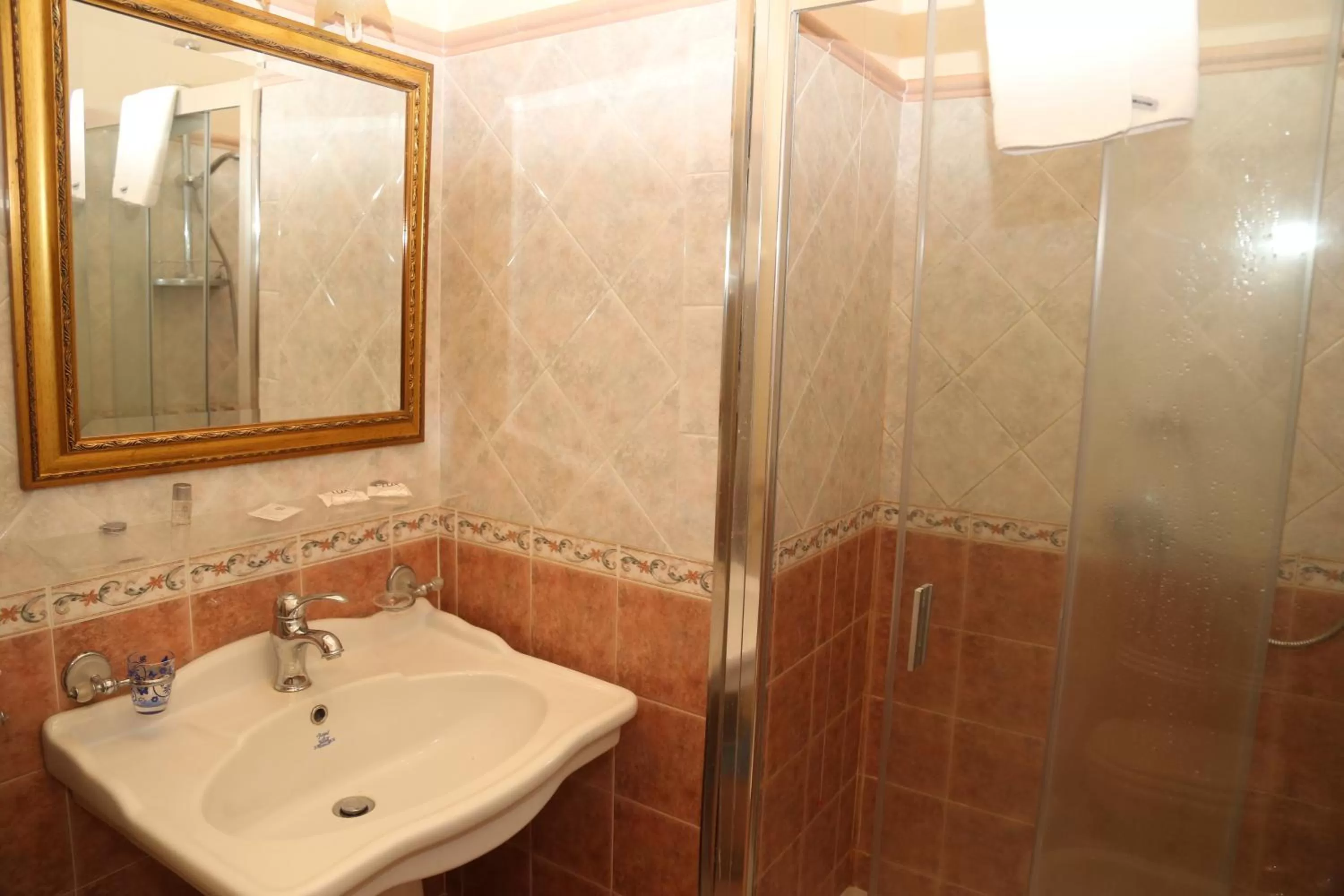 Bathroom in Hotel Sangiuliano 132 centro storico Catania