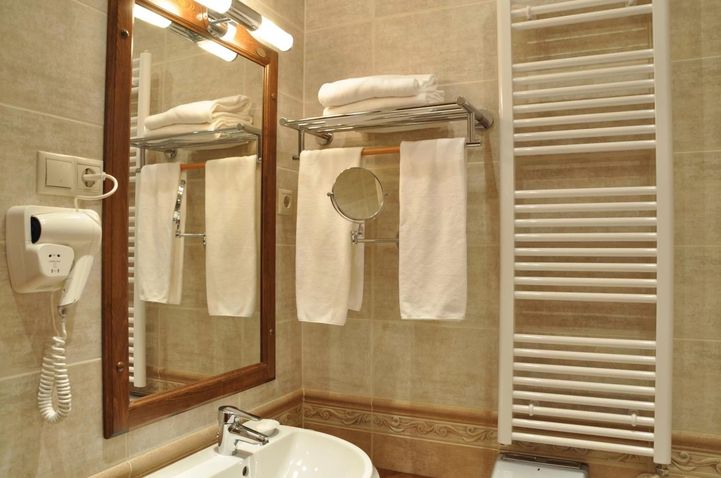 Bathroom in Nimród Bioszálloda és Bioétterem