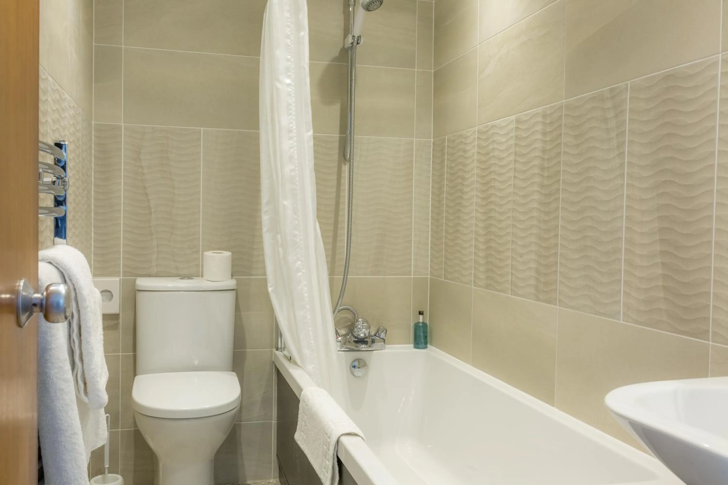 Bathroom in Best Western Sysonby Knoll Hotel