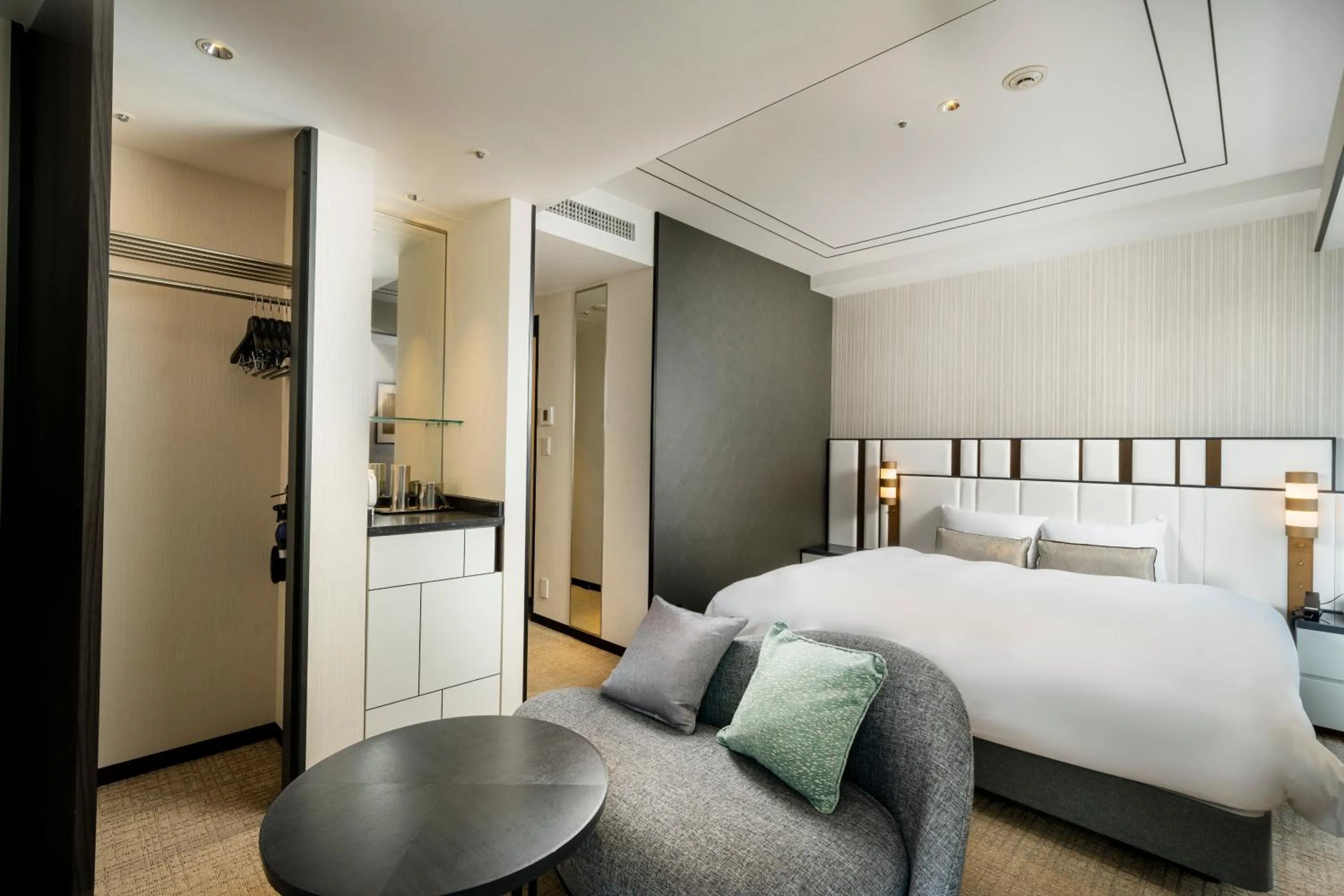 Photo of the whole room, Bed in KOKO HOTEL Premier Nihonbashi Hamacho